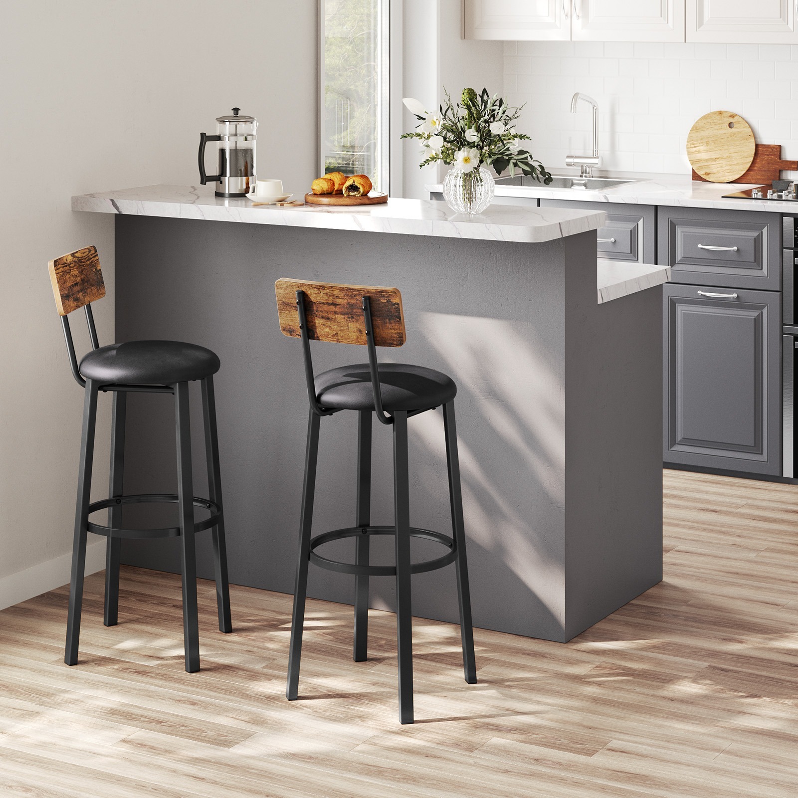 Cucina Piccola Con Isola Centrale Isola Sgabelli Sgabelli Cucina