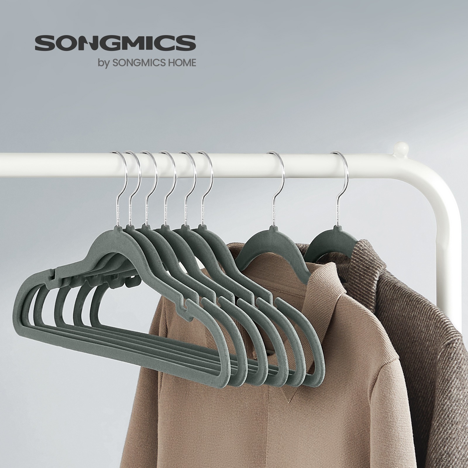 

Songmics Velvet Coat Hangers 50 Pieces, Non-slip, Shoulder , Trouser Bar, 360 Swivel Hook, Space Saving, 0.6 Cm , 43 Cm Wide