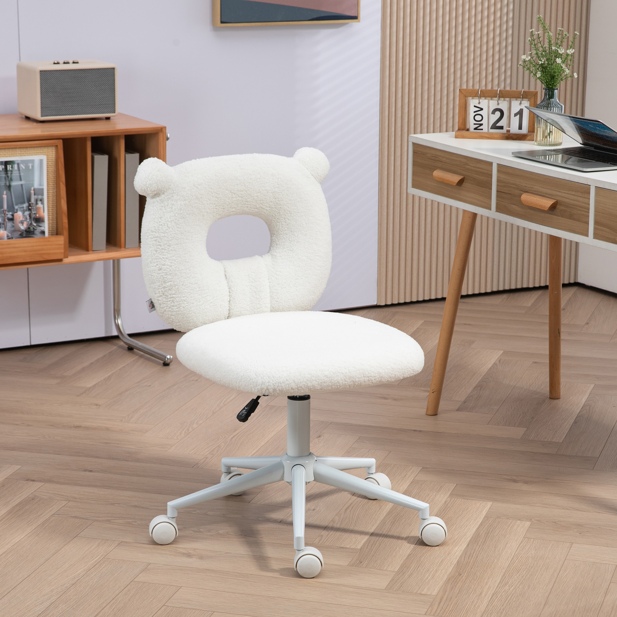 Office Chair, Height Adjustable Desk Chair, Swivel Chair, Work Chair, Computer Chair For Living Room, Bedroom, Load Capacity Up To 120 Kg, Teddy Fleece White