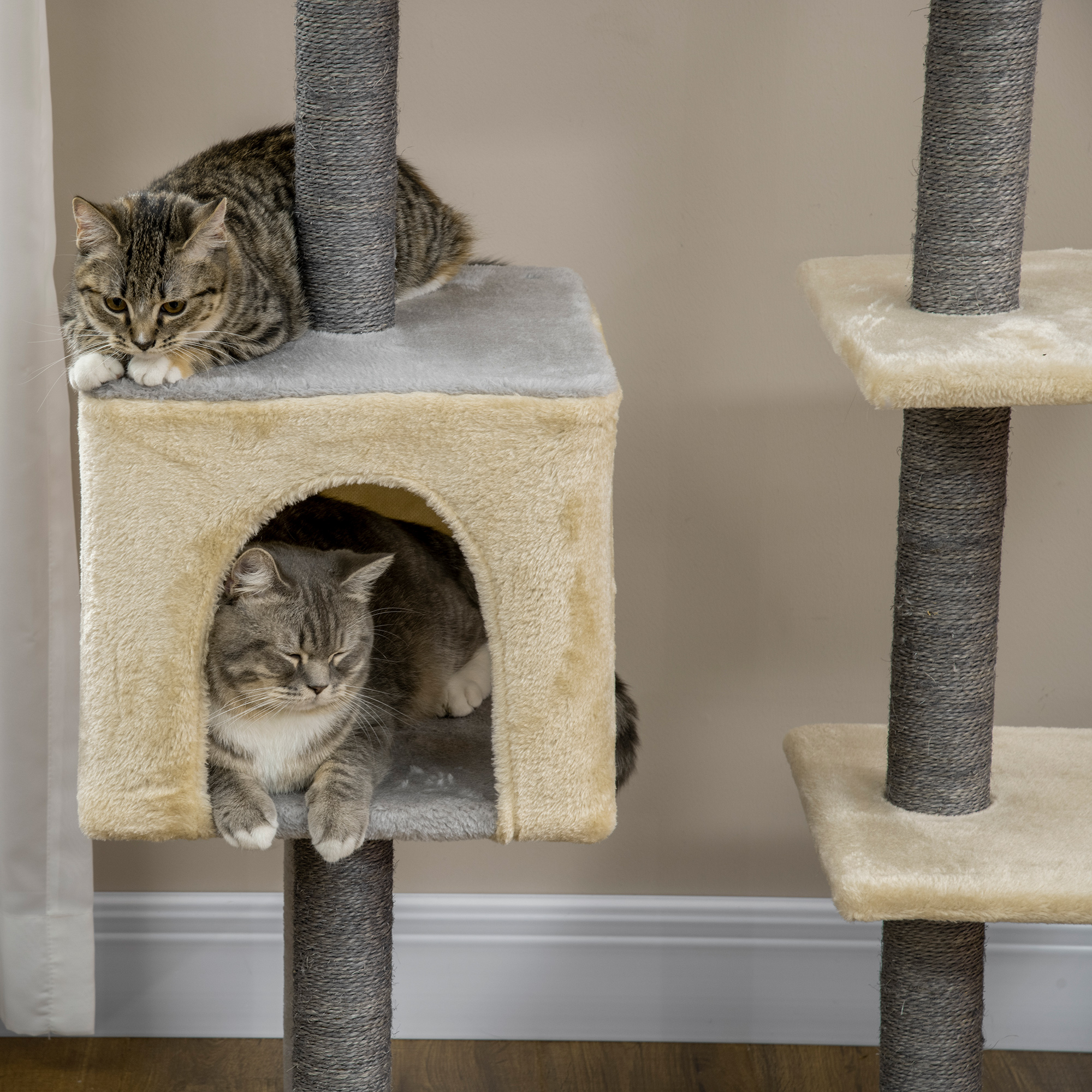 PawHut Stâlp de Zgâriat pentru Pisici, 156 cm Înălțime cu Pat, Casă și Stâlpi de Zgâriat din Sisal, Lemn și Pluș, Gri și Bej