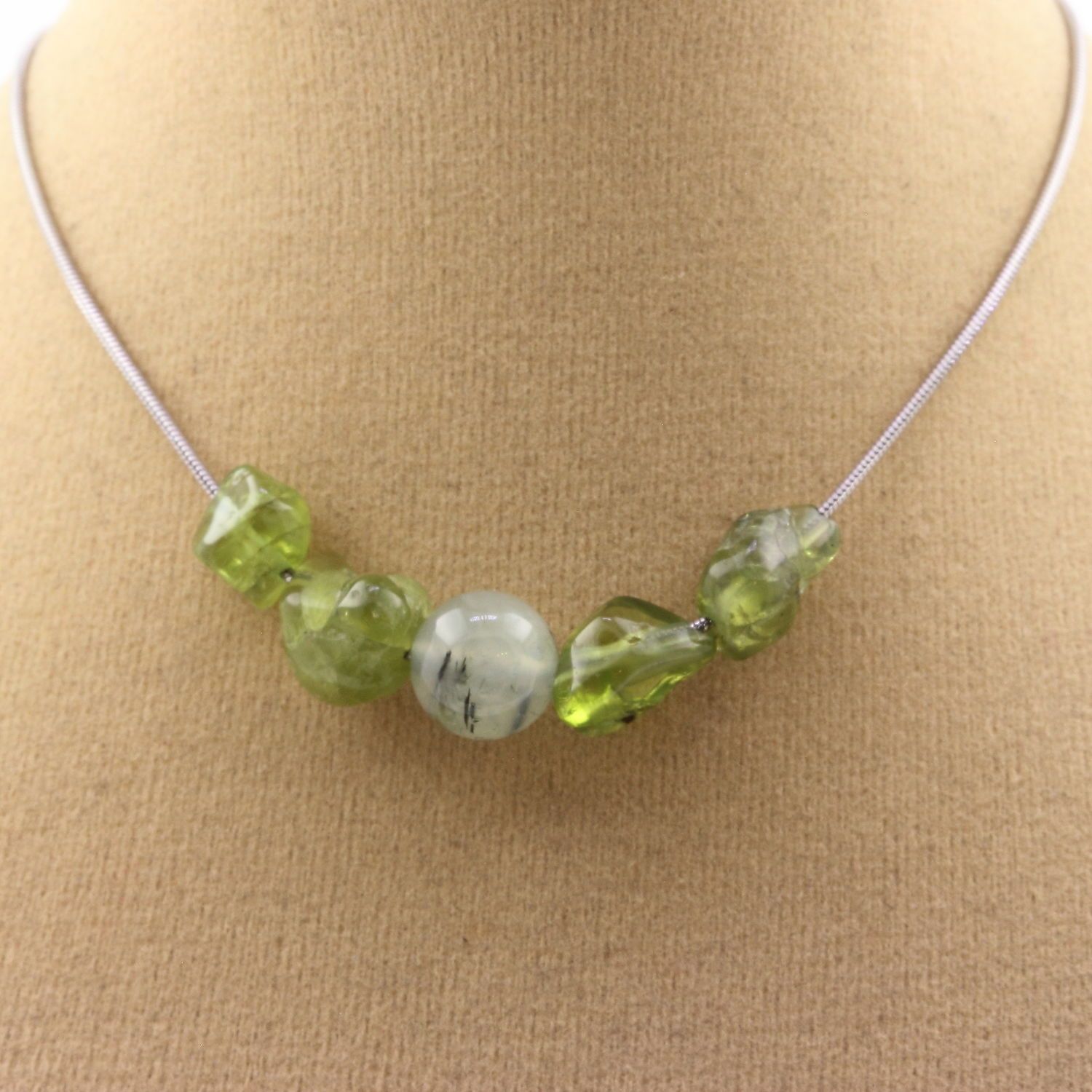 Pearl Necklace Péridot + Prehnite 8 Mm. Stainless Steel Chain.