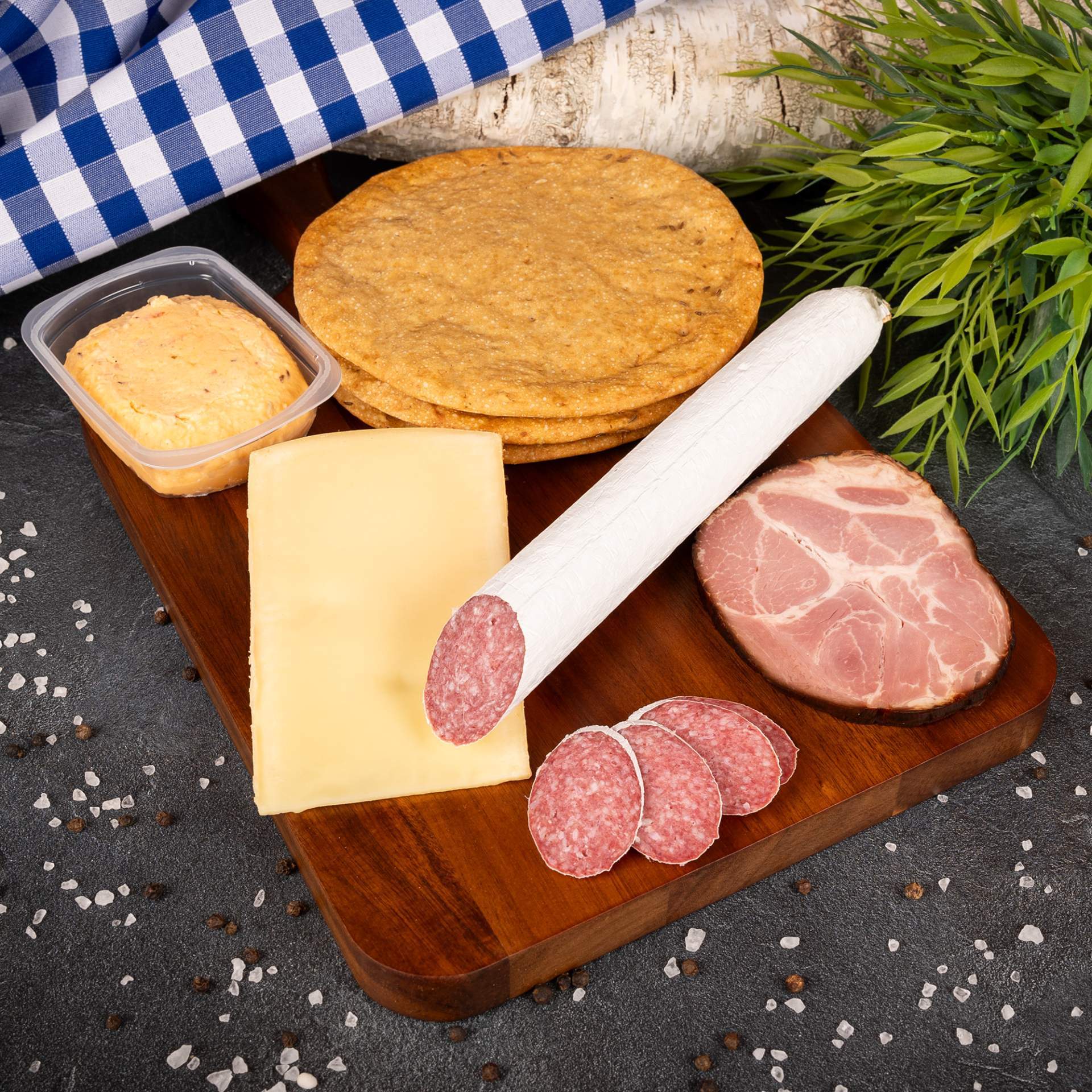 Image of Wurstbaron® Alpine Breadtime Pack, Sausage Pack With Bavarian Obazda,, Salami, Cheese & Bread, Gift Set With South Tyrolean Schüttelbrot Black Smoked, Obazda & Salametti