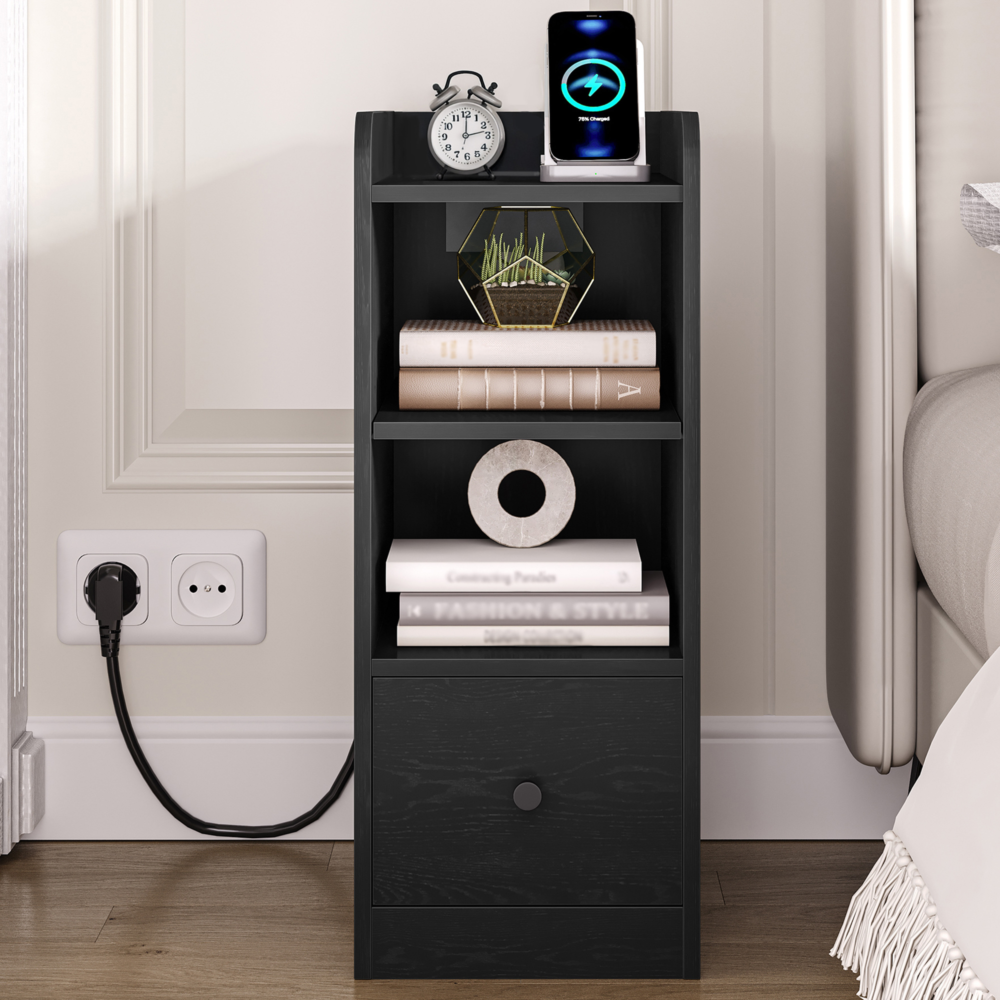E-shop Nachttisch, mit Ladestation, USB & Typ C Anschluss, Schmaler Beistelltisch, 3 Etagen Stauraum mit 1 Schublade, Platzsparend, für Schlafzimmer,