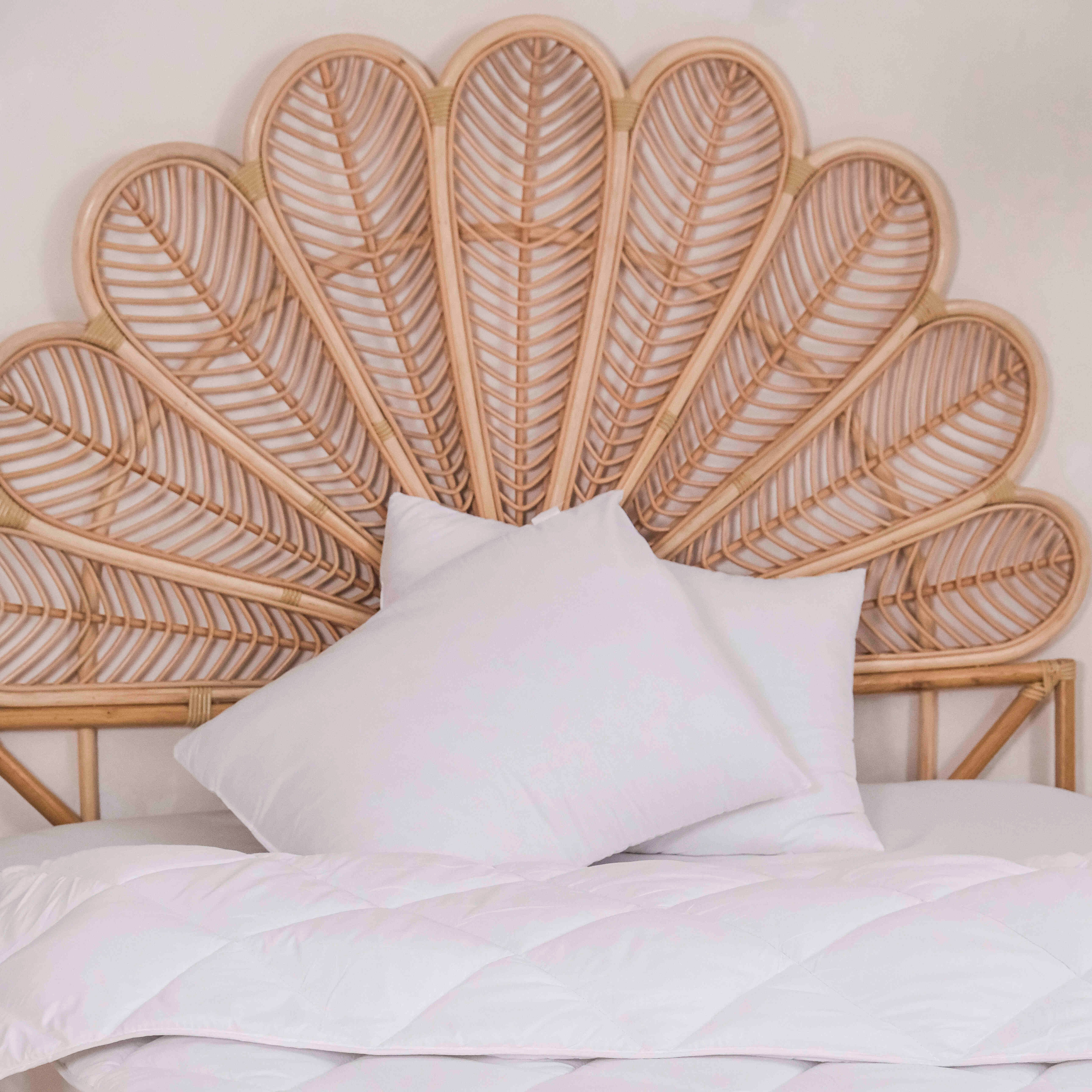 Image of Ergonomic Microfiber Pillow, Washable, Cervical Pillow For Quality, Suitable For All Sleeping .