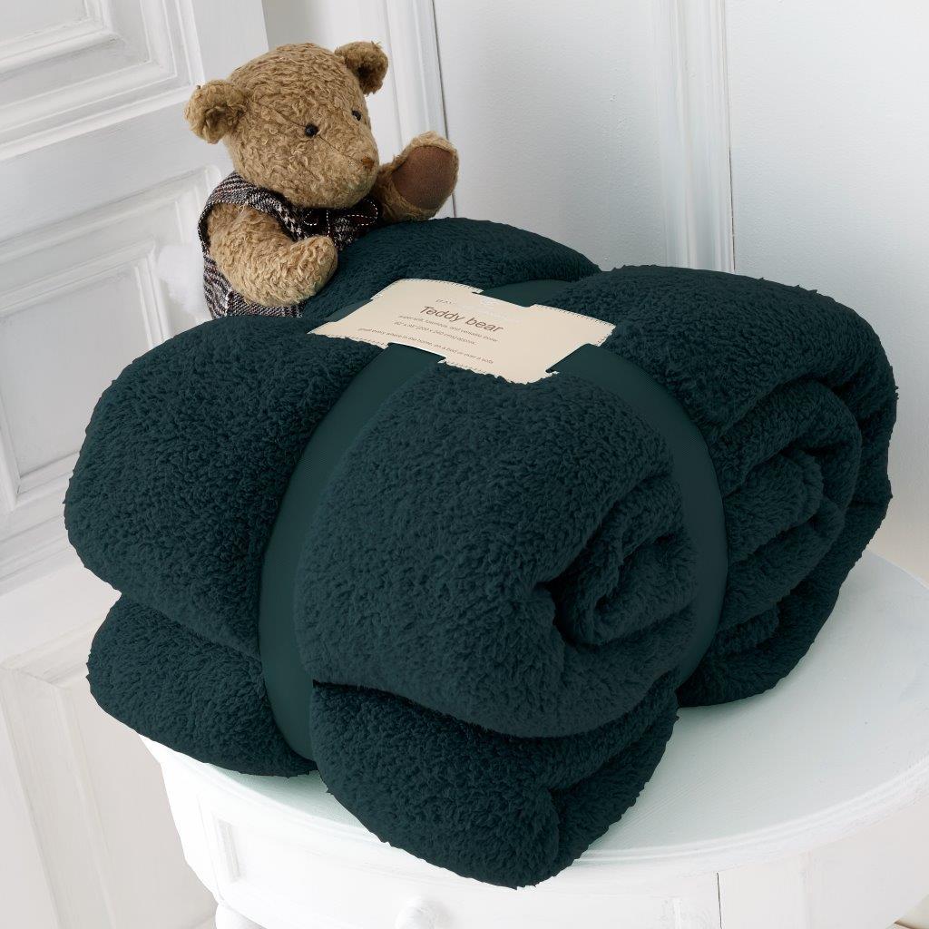 TEXTILE XPERT Teddy Bear Throw Blanket – Super Soft Fluffy Plush Blanket for Couch Bed Sofa Living Room – Warm Lightweight Cozy Decorative Throw for Bedroom Guest Room Office – Stylish Comfort Blanket for All Seasons Home Décor