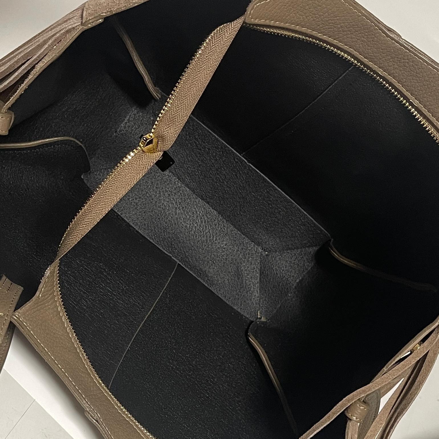 Women'S Fringed Leather Shopping Bag - Elegant, Spacious, with Double Handles And Adjustable Side Buttons