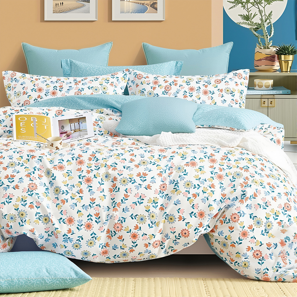 Image of Small Floral-patterned White & Teal Bedding Set - Bright For Bedroom Spaces, Daily , Versatile Use Perfect For Home Decor
