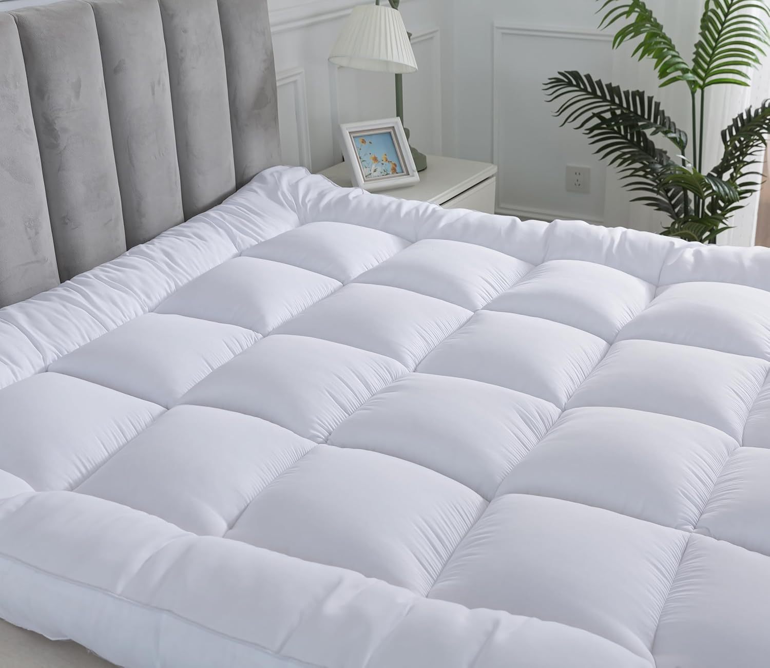 Hotel Quality Mattress Topper Extra Thick, 10 CM / 4 Inch Thick & Extra Soft, Easy Care & Machine Washable, Comes in Small Single, Single, Small Double, Double, King & Super King Sizes. Christmas Gifts