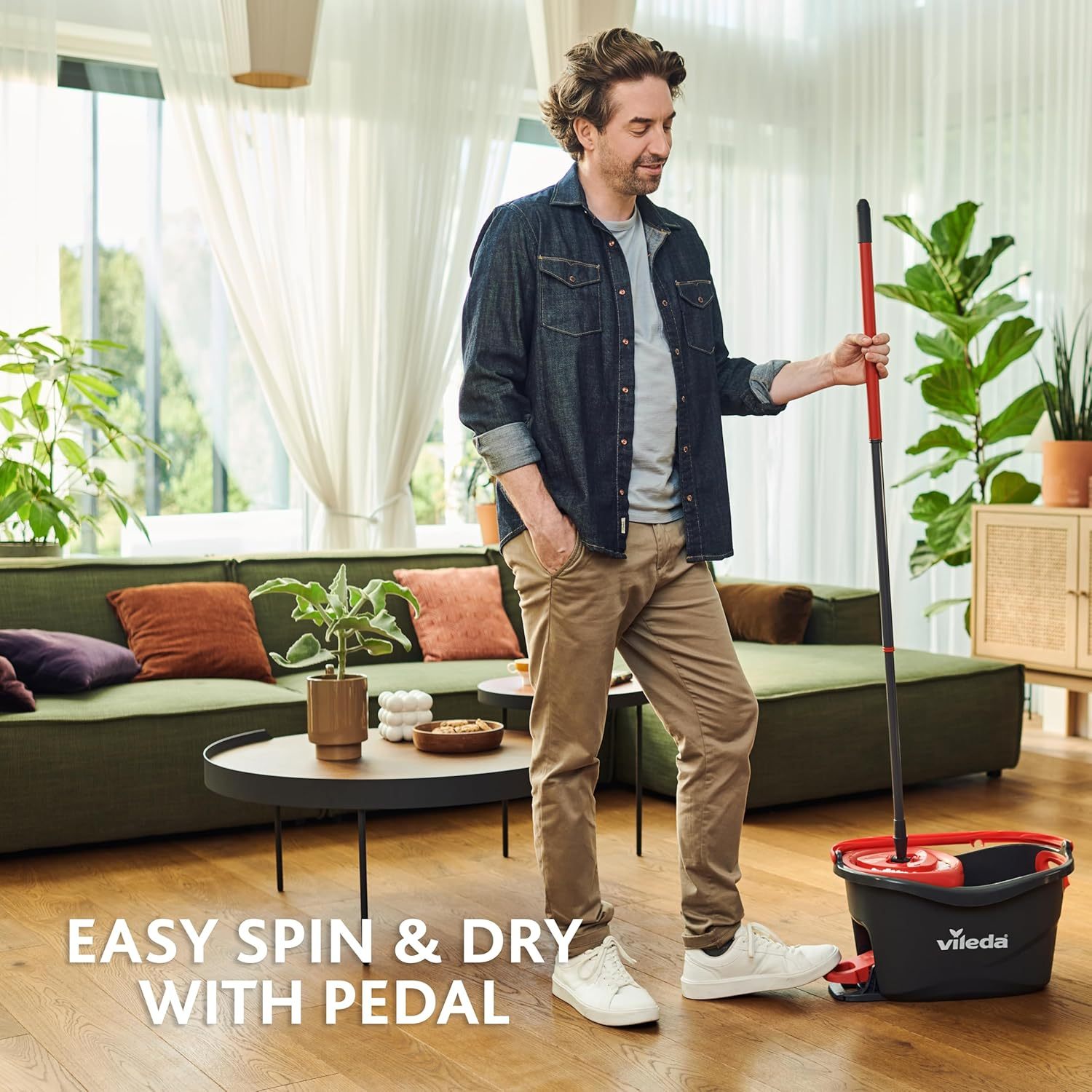 Vileda Set Mop And Bucket with Foot Pedal And Easy Spin Wringer, Mop with Extra Long Handle, Triangular Microfiber 2 in 1 Head Ideal for Corners