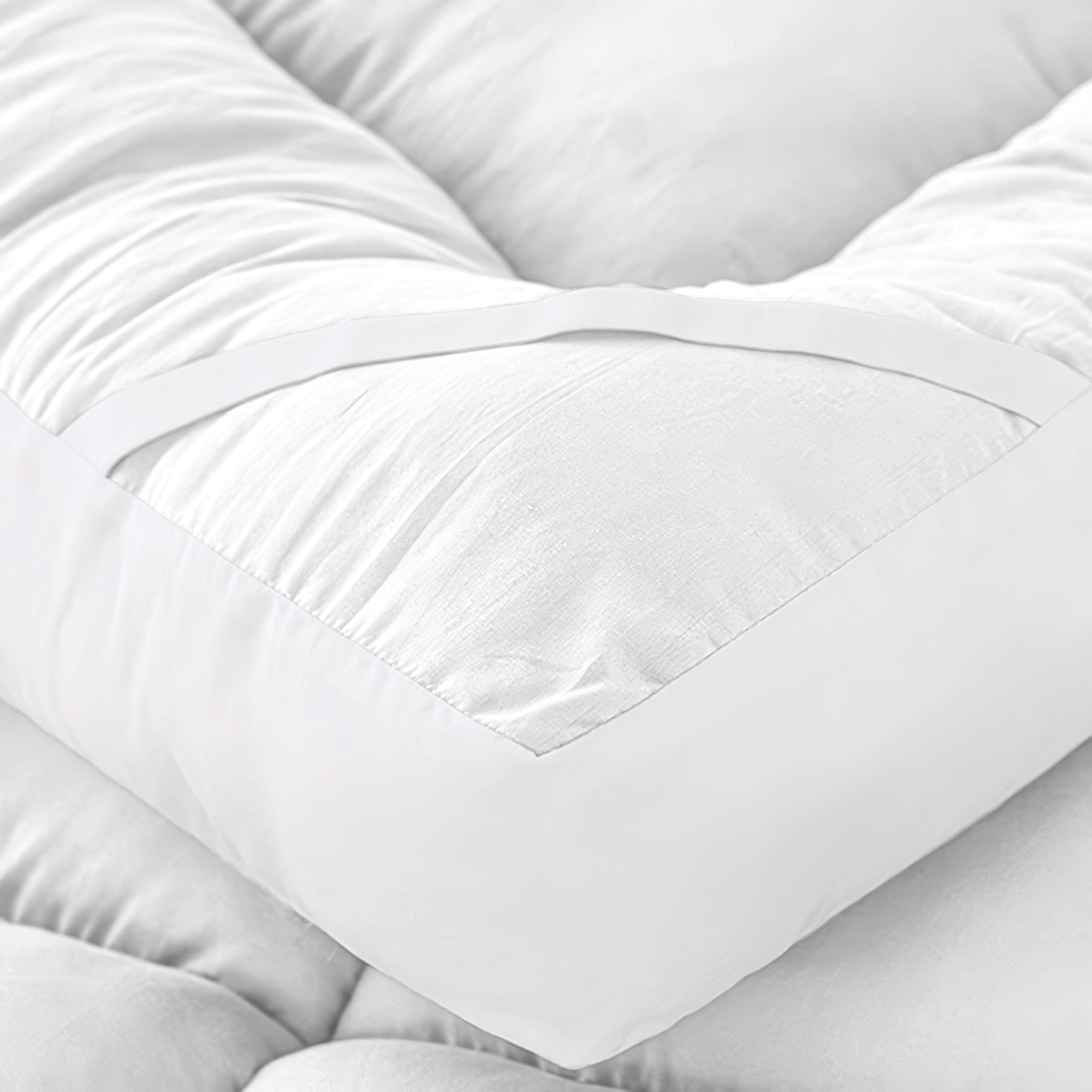 Hotel Quality Mattress Topper 10cm / 4 inch Thick Filling with Elasticated Straps in Single, Small Double (4Ft), Double, King, Super King Size