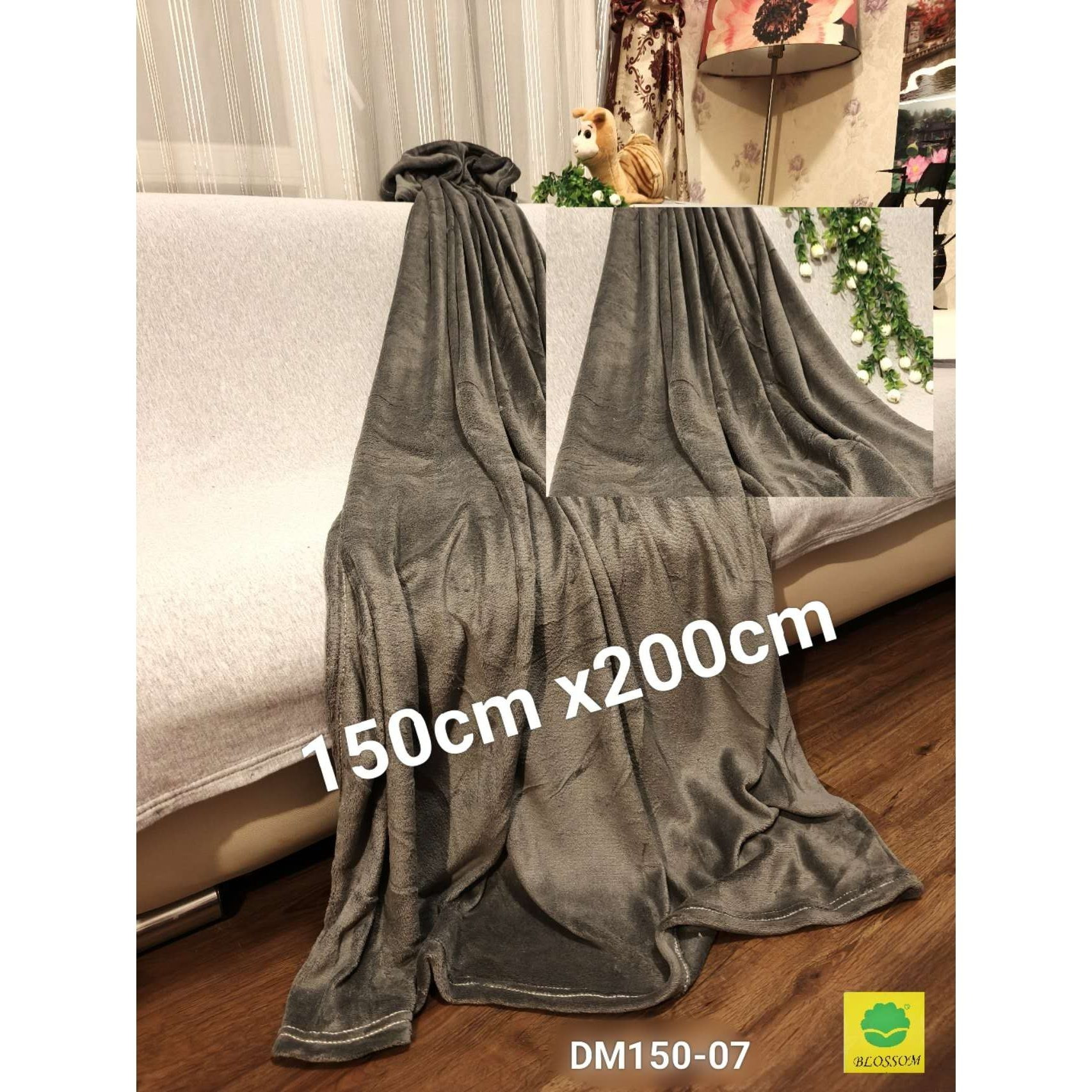 Image of 150×200cm Soft Plush Blanket – Machine Washable. 100% Polyester, Soft And Durable. Perfect For Home, Office, Bed, Sofa, Camping, And Travel. All Year Round