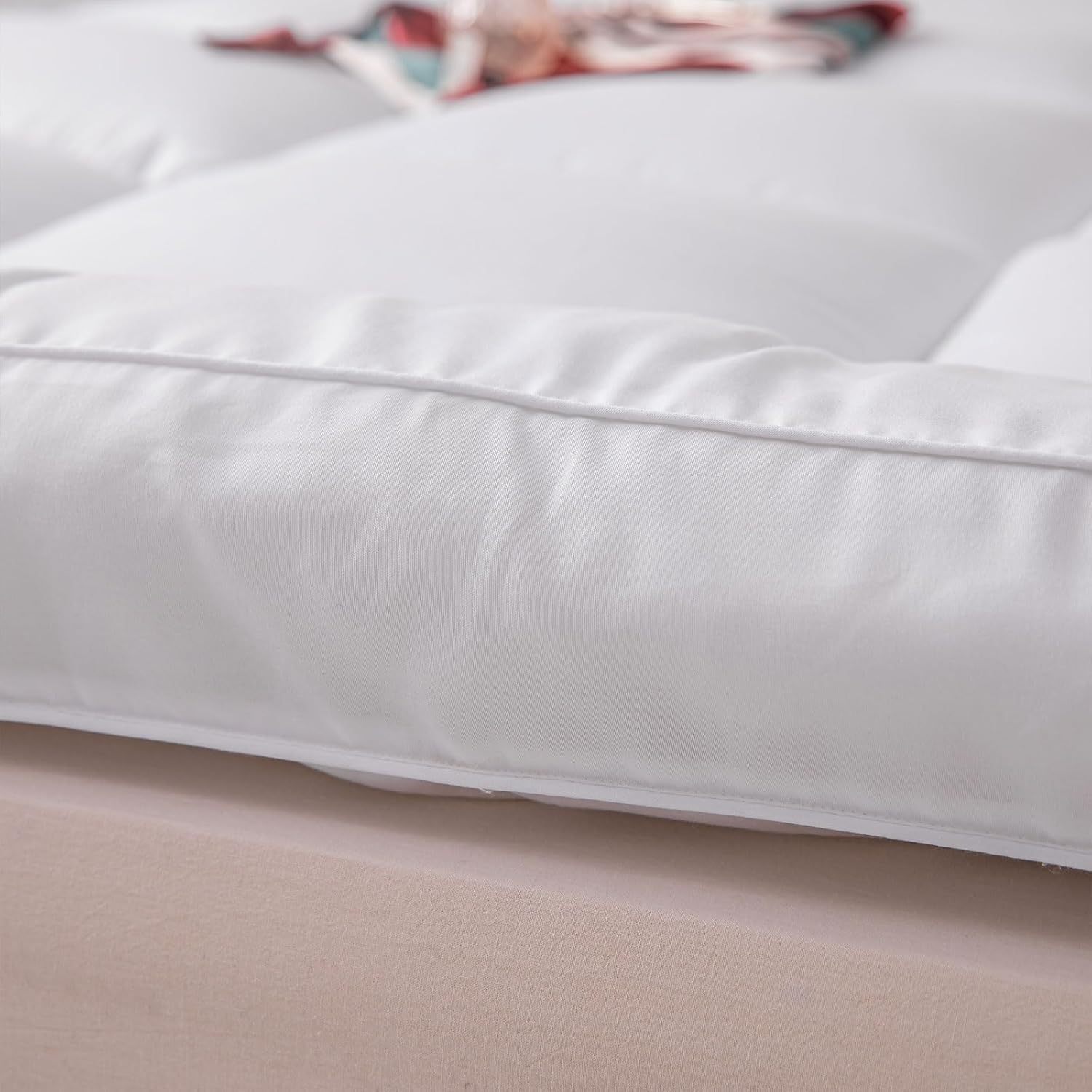 Divine Textiles - Luxury 4cm / 10cm Thick Mattress Topper – Ultra Soft, Smooth, and Supportive Bed Upgrade, Perfect for Adding Comfort and Freshness, Fits Single, Small Double, Double, and King Size Beds