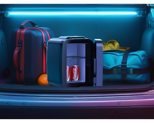 LIGIANT Mini Frigo – 7 Modes d'Éclairage (Y Compris Marquee Clignotant), Fonction Silencieuse de Refroidissement/Chauffage, Fonctionne sur AC/DC, Capacité de 4L/6 Canettes – Glacière Compacte pour Jeux, Chambre, Bureau & Voiture