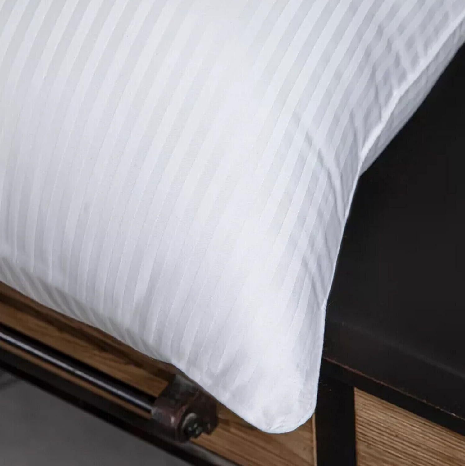 ELAFY 2 BHS Stripe Pillows – Luxury Soft & Smooth Bed Pillows | Breathable, Lightweight & Durable | Wrinkle Resistant, Easy Care & Elegant Stripe Finish | Perfect for Home, Guest Room & Hotel Bedding