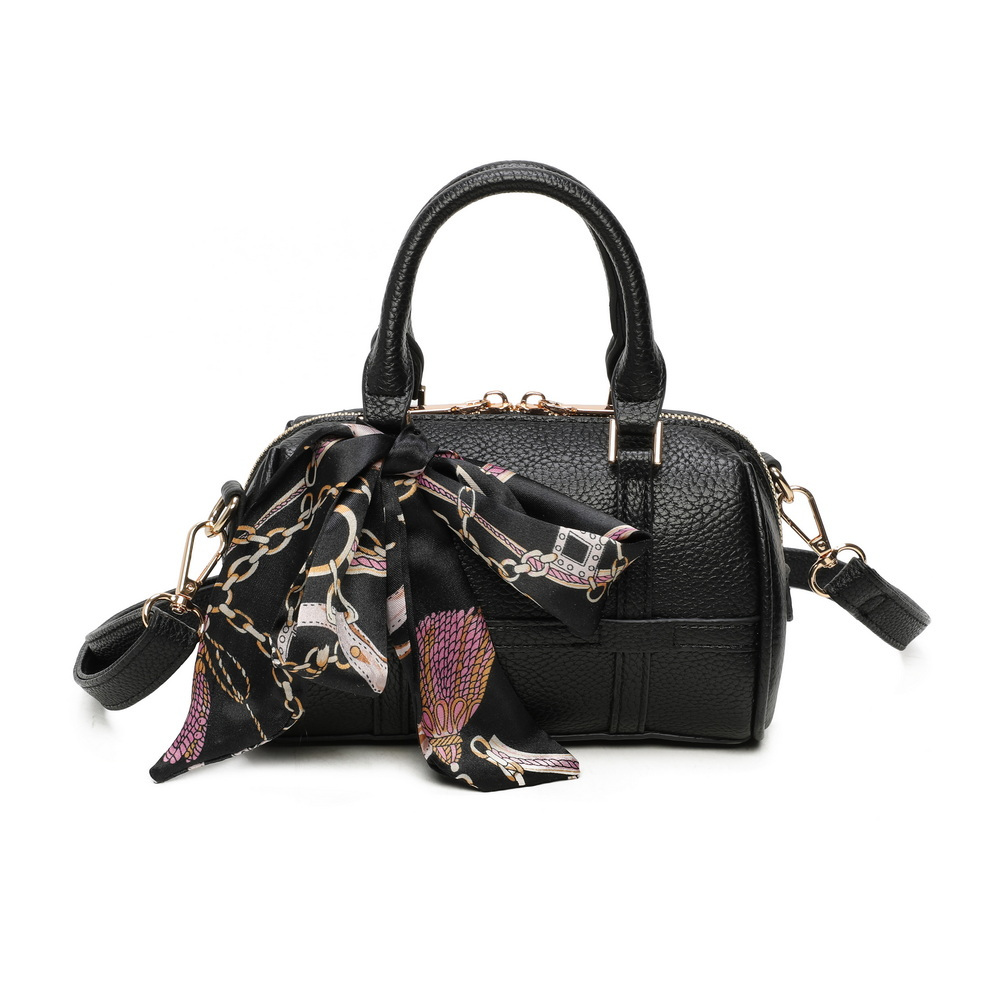 Bolso bandolera con pañuelo decorativo: retailer-supplied image