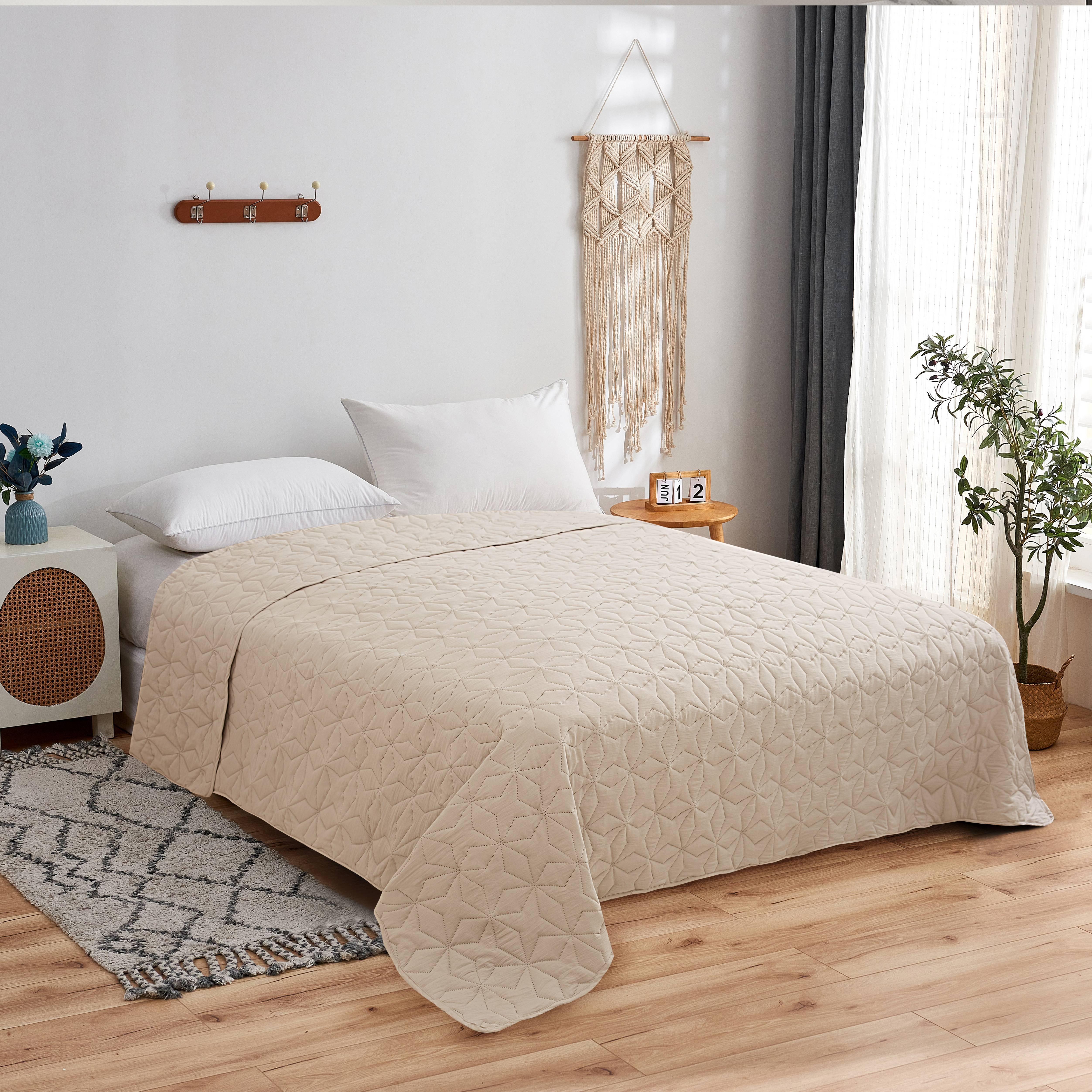 Image of Day Blanket Xxl All-purpose Blanket . 220x240 Country House Sofa Bed Throw Woven Polyester Blanket For Bedroom Or Living Taupe Silvery Made Of Skin-friendly Microfiber, Pattern Ultrasonically Welded.