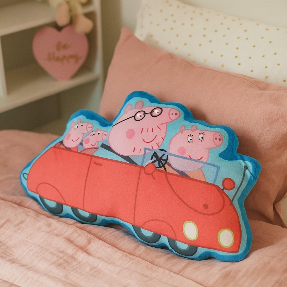 E-shop Peppa Wutz Kissen - Familie Wutz im Auto Plüsch Dekokissen Zierkissen Kopfkissen 48 x 28 cm