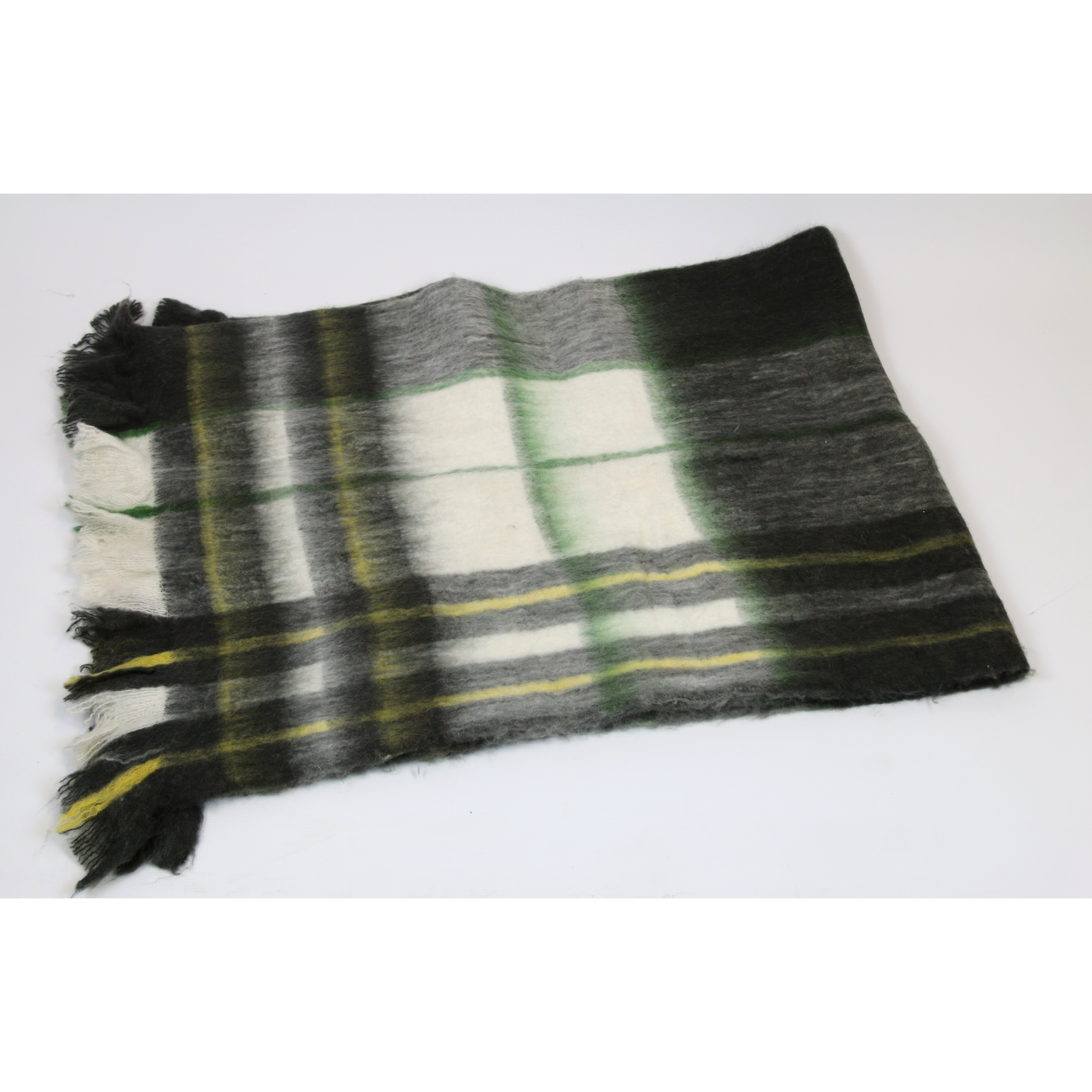 Image of Wool Blanket In Black-beige Checkered, 130×170 Cm – Stylish, Warm, And Cozy
