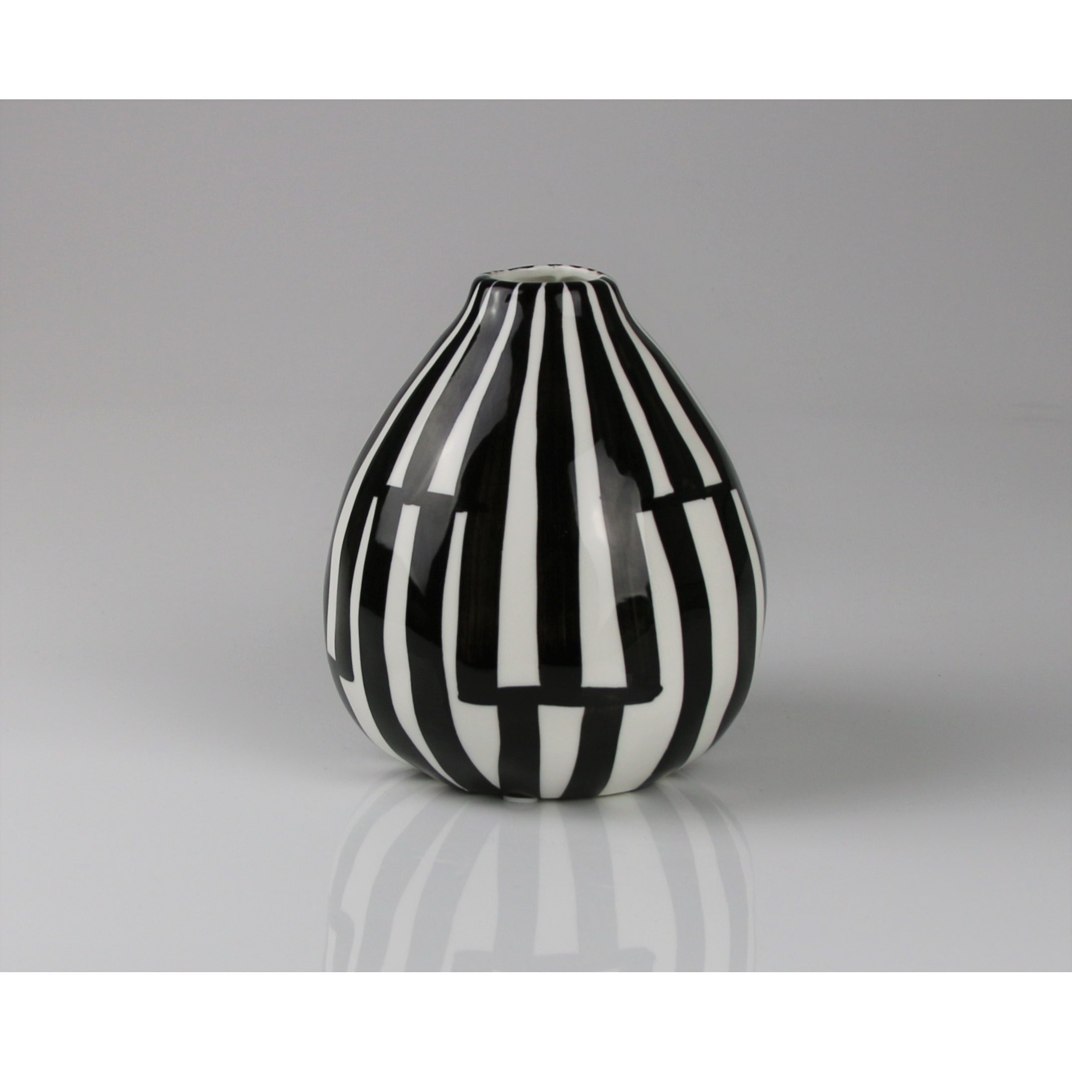 Black And White Ceramic Vase, 13x15 Cm