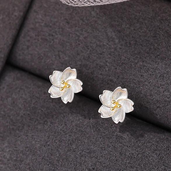 925 Sterling Silver Flower Necklace & Stud Earrings Set