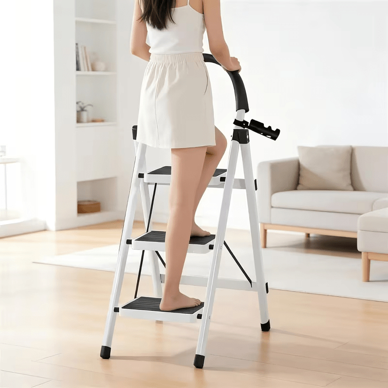  portatile multifunzionale,   pieghevole a 3 sfioratori in acciaio inossidabile, dotata di   larghi antiscivolo,  ,  , facile da piegare   da trasportare. adatta per     case, garage,  , camere da letto, cucine e giardini. Dettagli dell'articolo 0