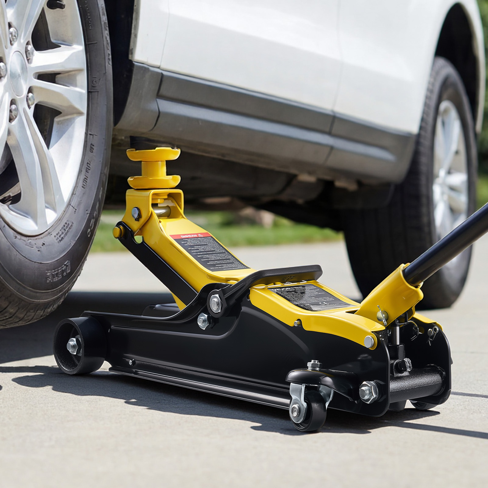 Image of Vevor Low Profile Floor Jack, 2.5 Ton Capacity, Racing Floor Jack With Single Piston Pump & Suv Adapters, Hydraulic Trolley Car Lift For Sports Cars, Sedans, Lifting Range 85-350 Mm