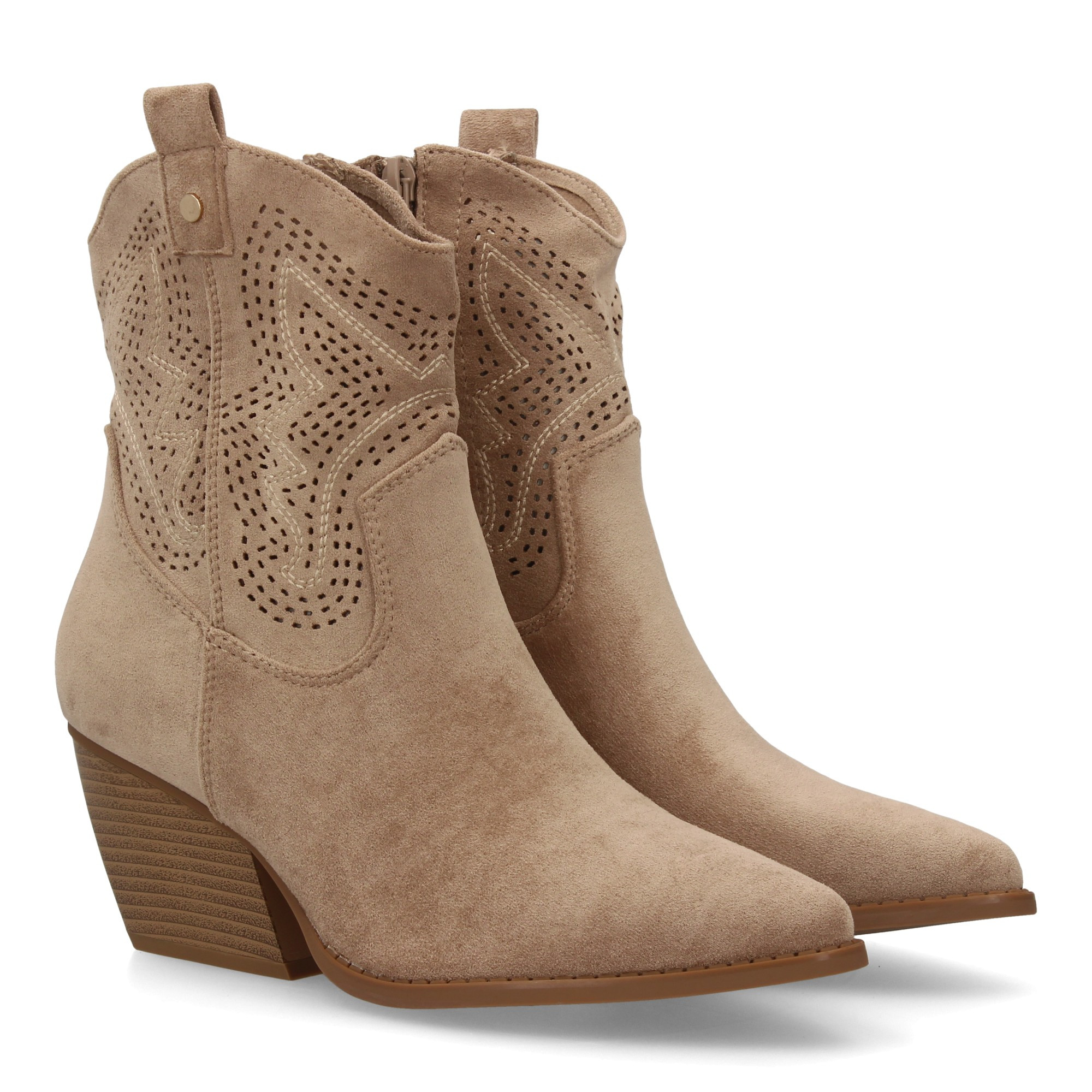 Women's Cowboy-inspired Boot, With Perforations, Wide Comfortable Heel. Zipper Closure. A Comfortable And Lightweight Model For Spring-summer.