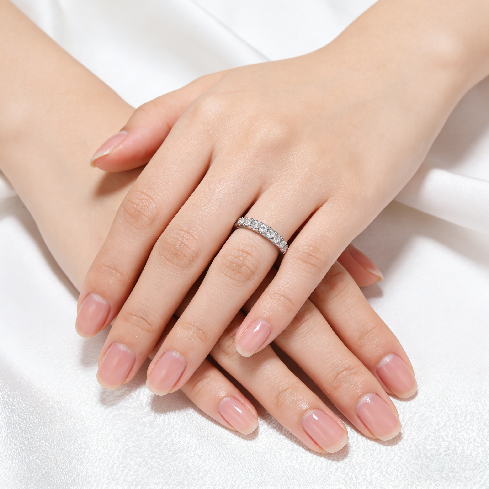 925 Sterling Silver D Synthetic Moissanite Eternity Glitter Ring Band