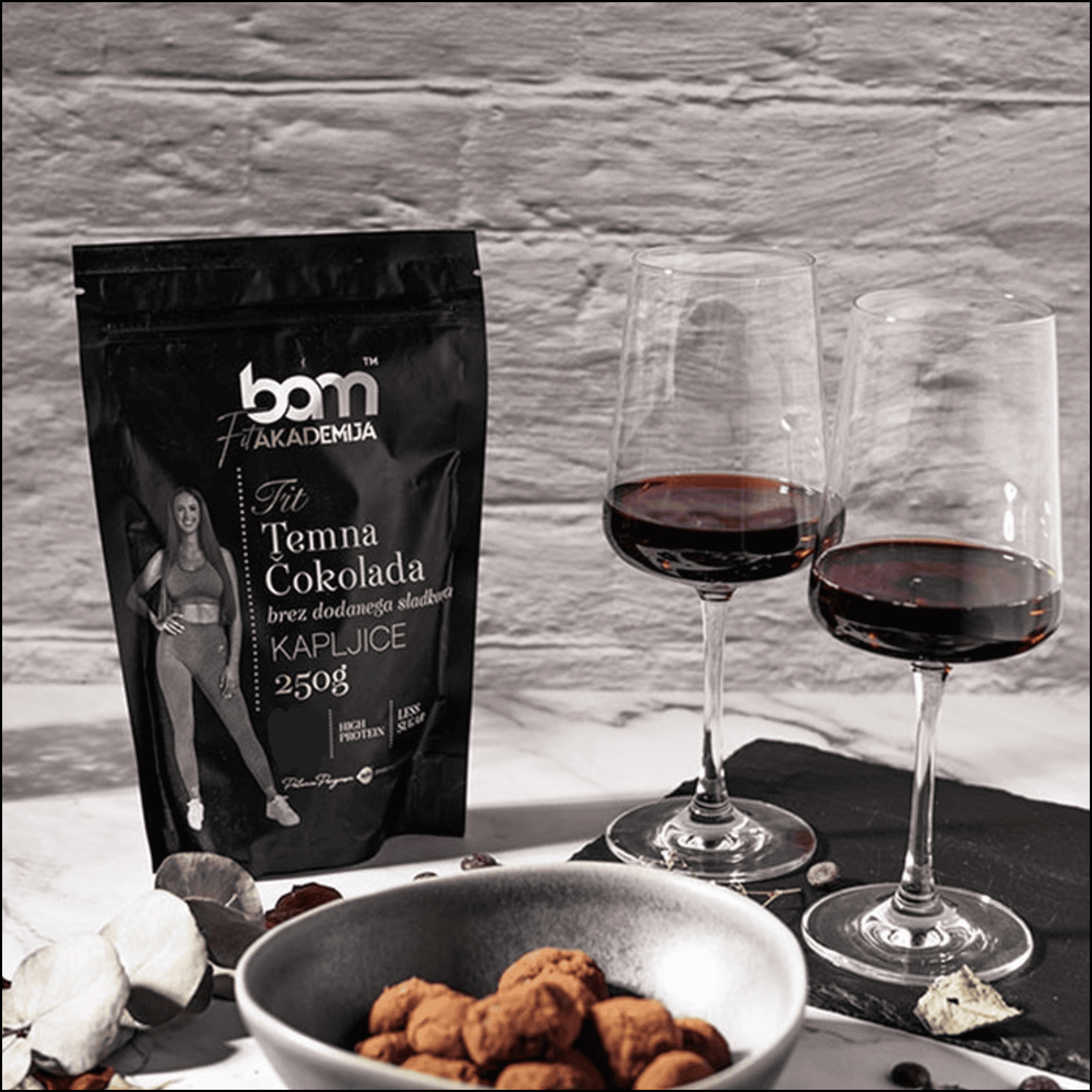 BAM ÄŒrni čokoladni drobci 250 g - Brez dodanega sladkorja - Zdrava prigrizka - Nizko kalorijna poslastica - Peka & Prigrizki - ÄŒokoladni drobc