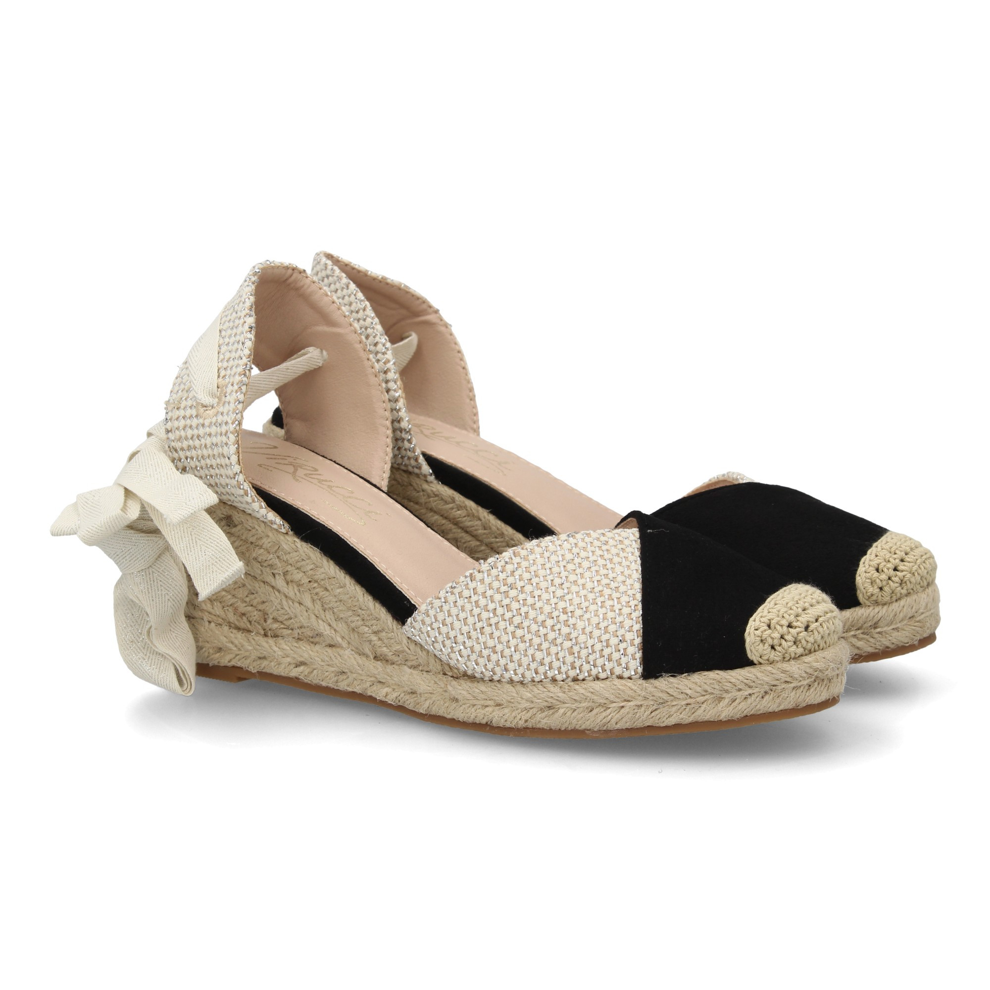 Image of Wedge Sandal For Women With Low Heel, Texture Detail. Ankle Strap Closure Tied To The Leg, Open Heel, Ideal For Spring Summer.