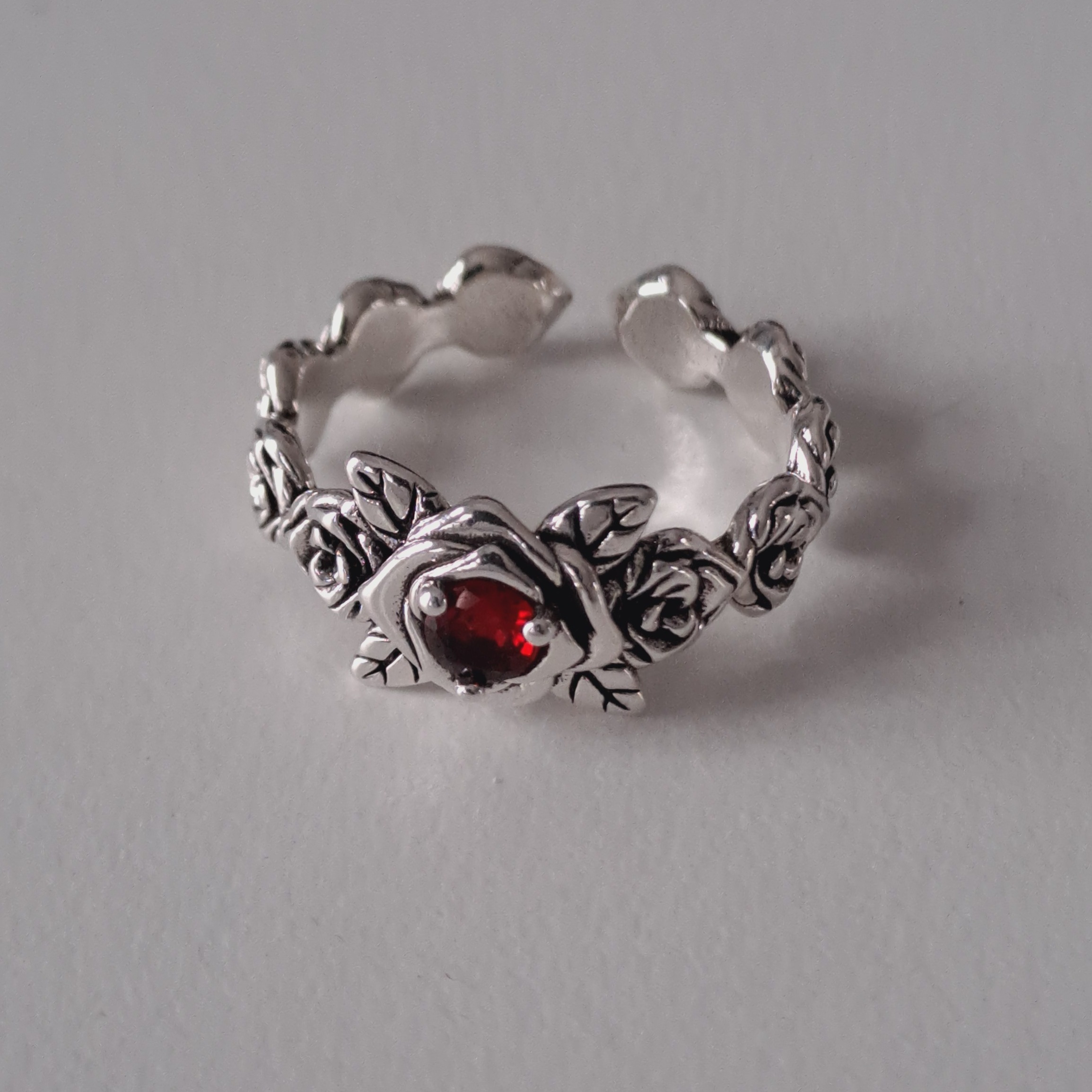 Image of Thorn / Unisex, Adjustable Opening, Waterproof