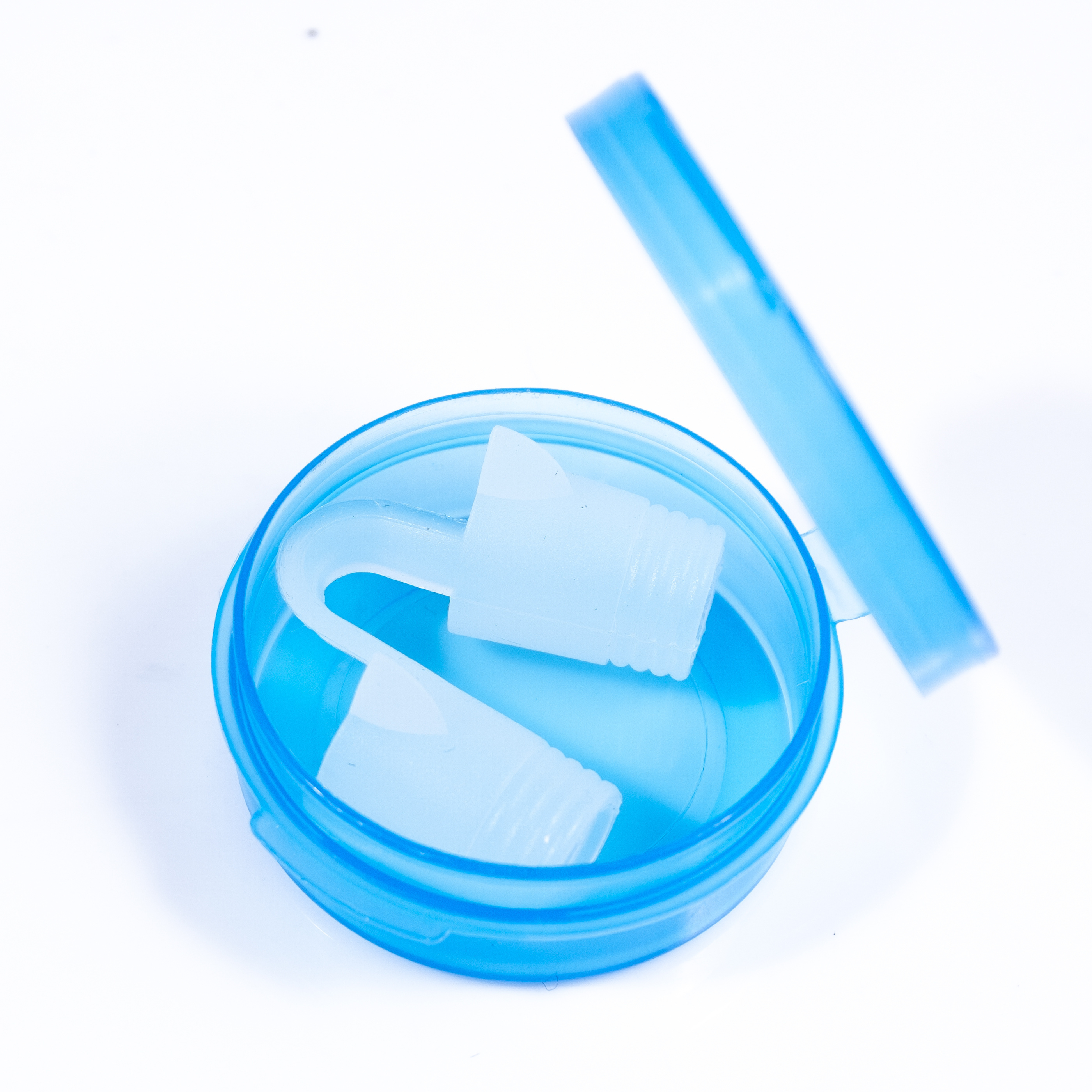 Image of Anti-snoring Nose Clip - Nose Insert Breathing, Snoring Stopper, Aid For Sleep Apnea, Soft Conical Shape, Plastic Material, Size M, Unisex, Transparent