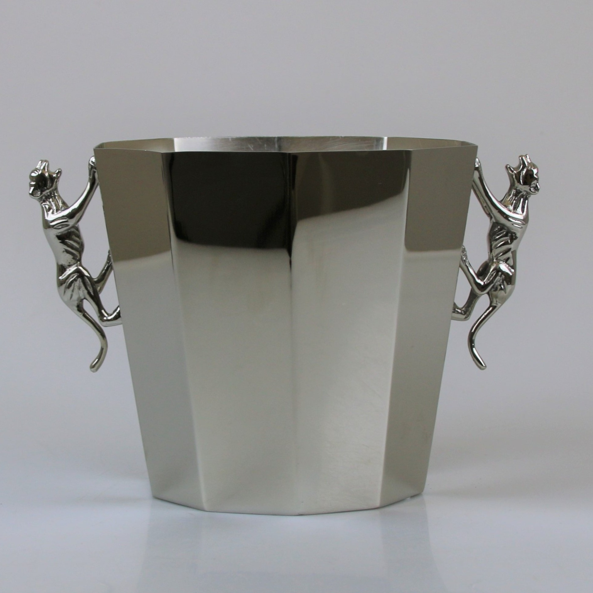 Cooler Silvery - Luxurious Bottle Cooler With Tiger Figure 22x18 Cm