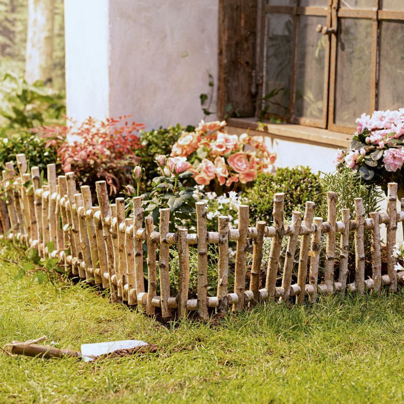 E-shop Dekorative Beeteinfassung "Birkenholz" 2 m lang, Gartenzaun zum Stecken, Beetzaun, Holz Beetumrandung, Staketenzaun, Steckzaun