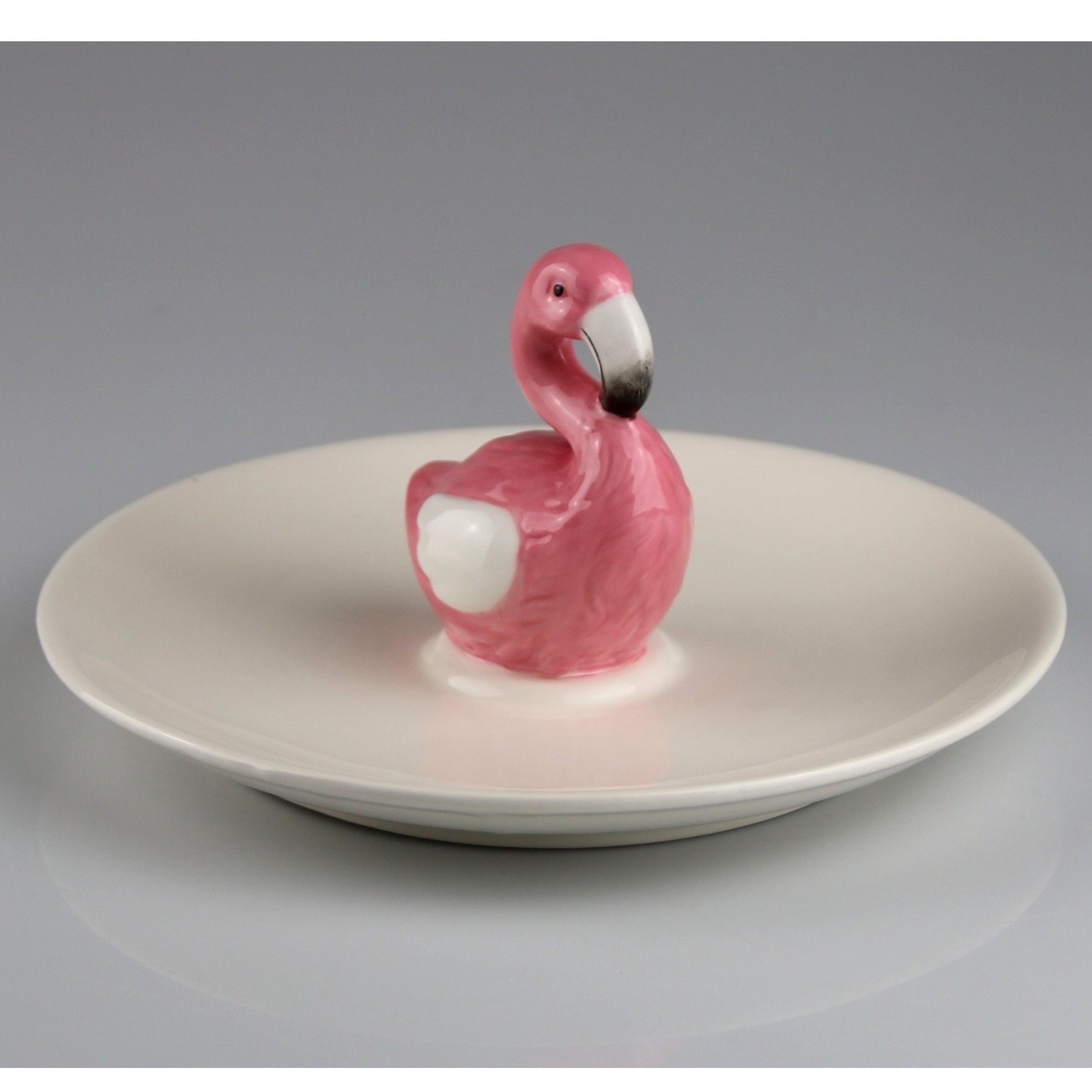 Flamingo With White Ceramic Shell 21x10 Cm