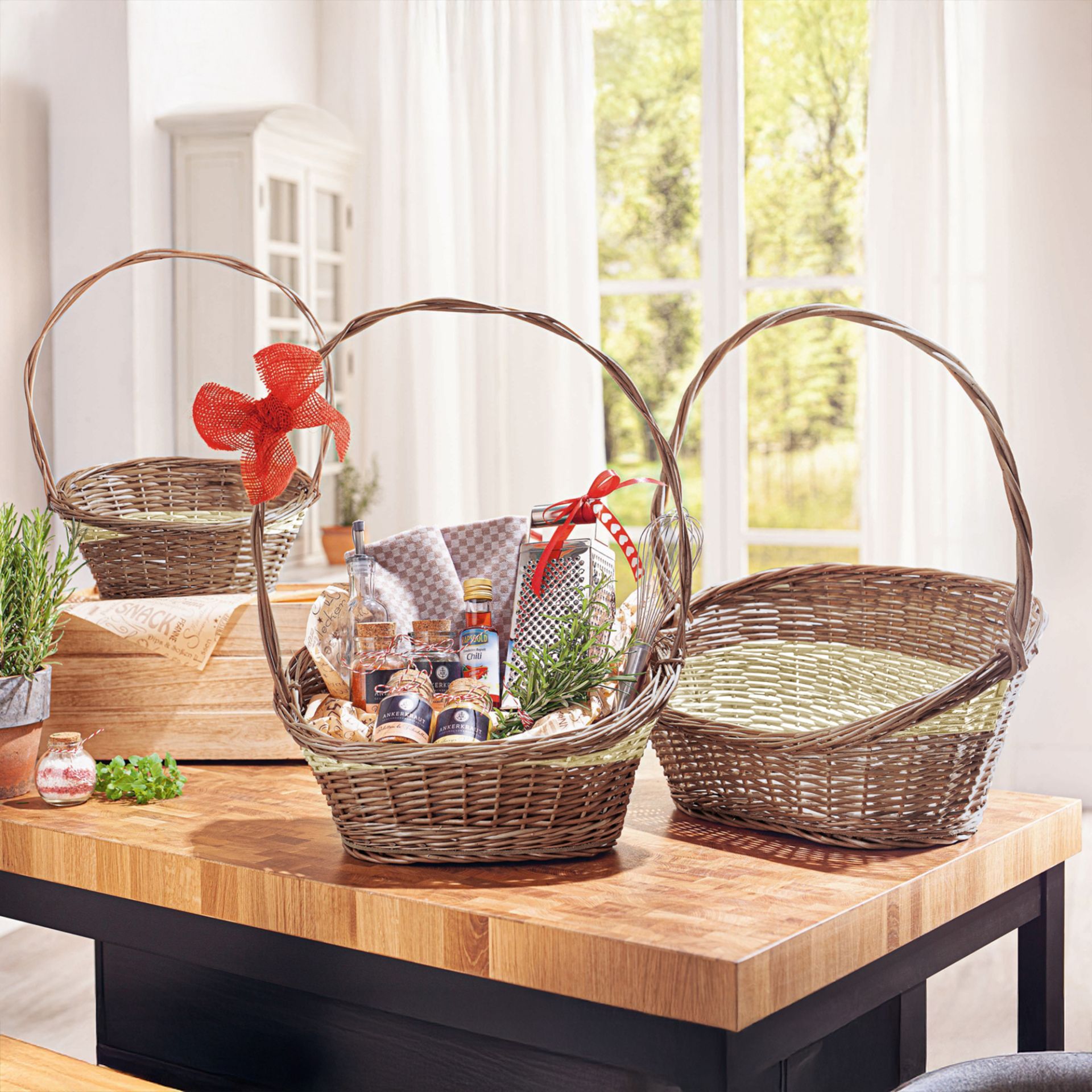Gift Basket 'nature' Small, Made Of Willow, Empty Gift Basket, Handle Basket, Willow Basket