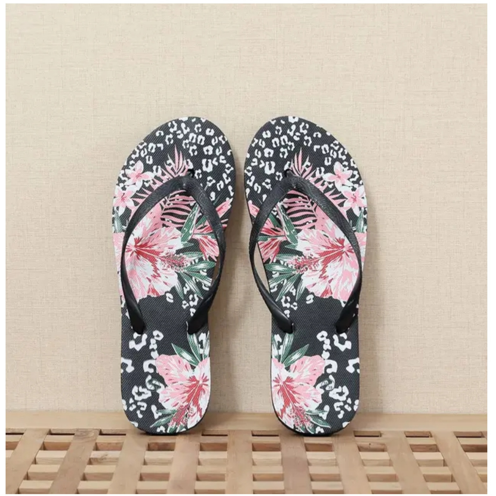 Image of Sandals Slippers For Beach, Sea, And Pool - Comfortable And Easy To Dry