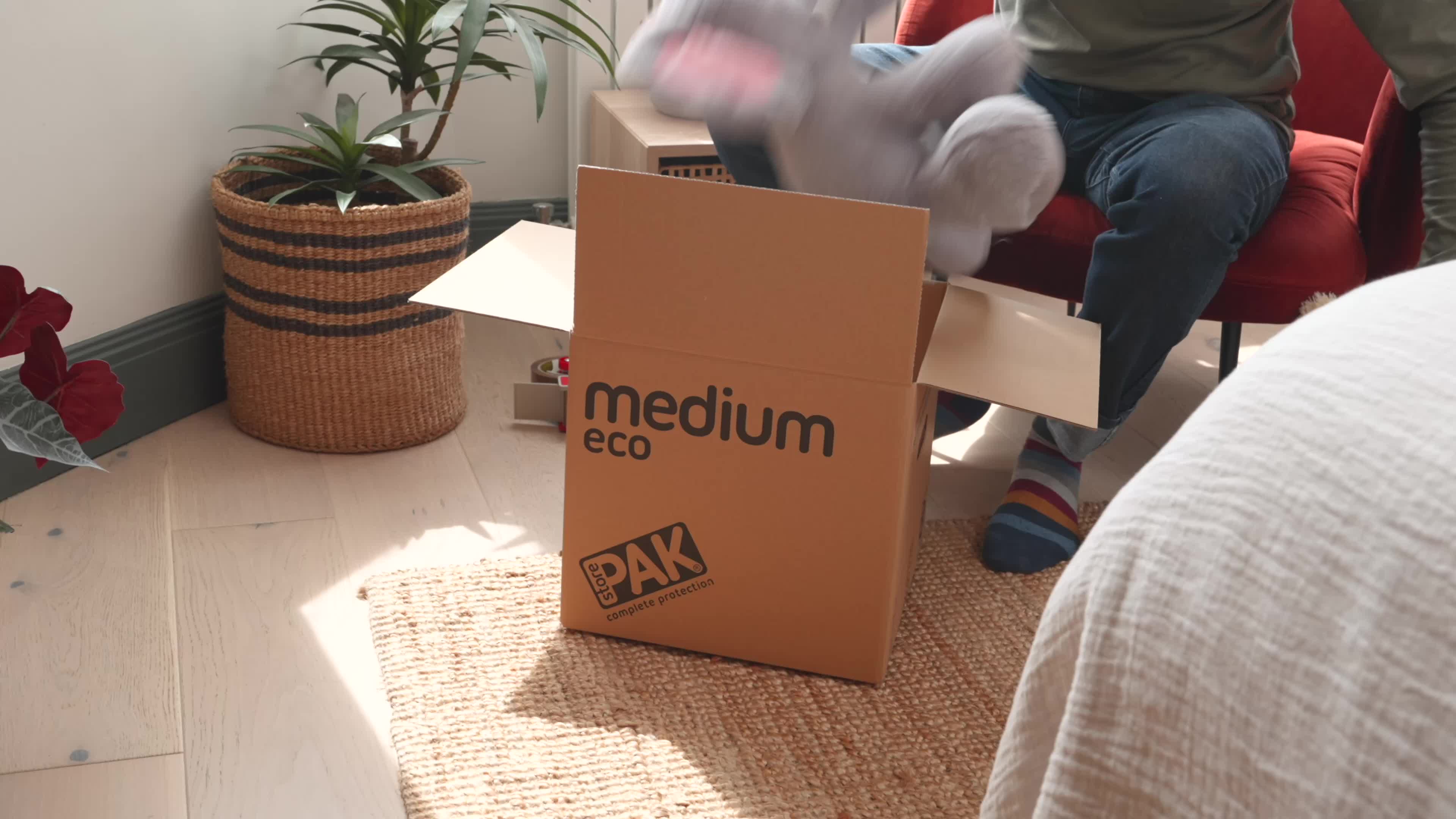 Medium Eco 33L Storage & Moving Box, Strong Reusable