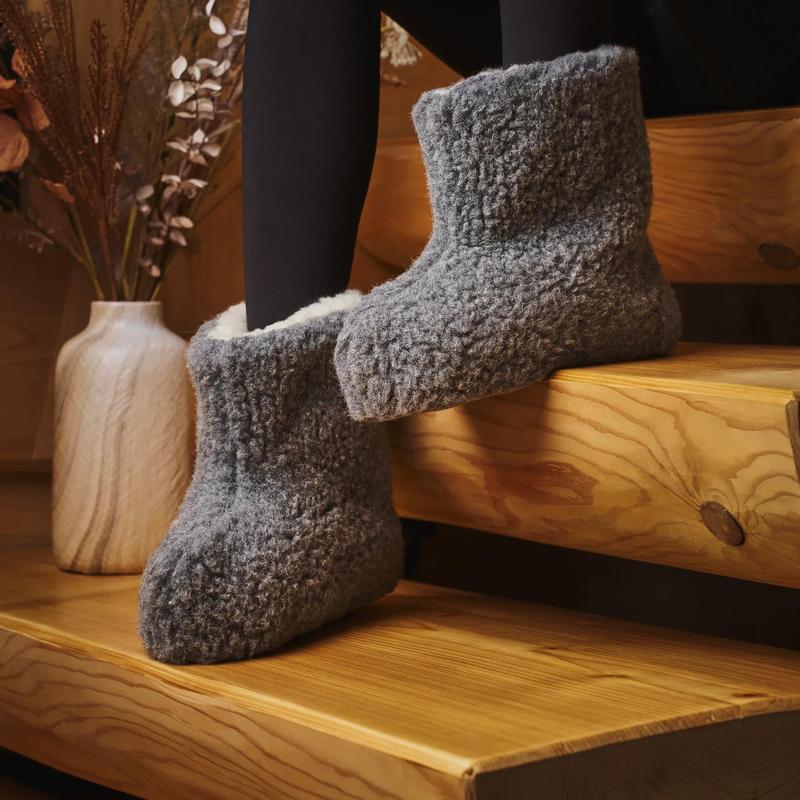 Image of Highland-style Warm Checkered Slippers, Cozy Checkered Slippers, Comfortable House Shoes