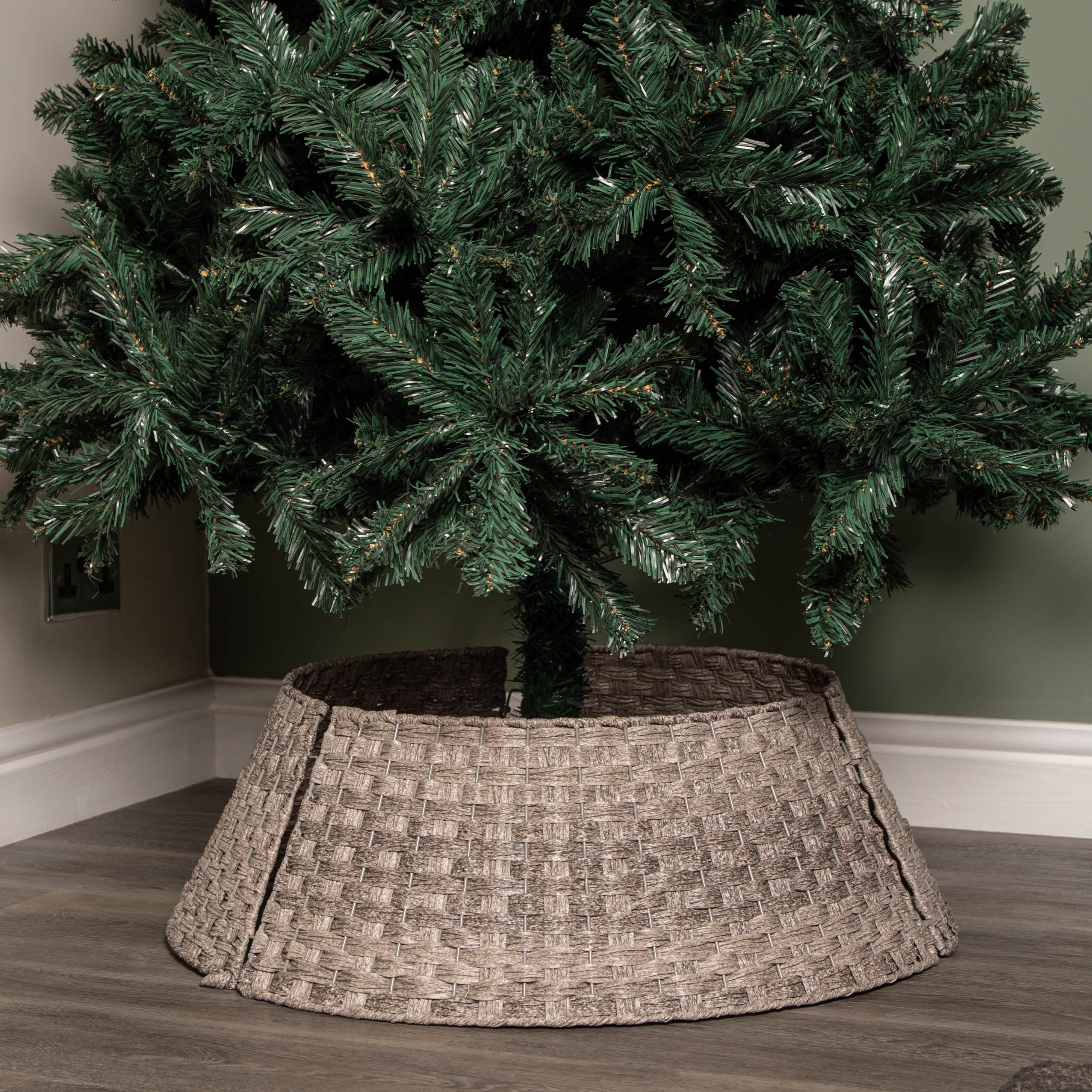 Samuel Alexander 48/70cm Samuel Alexander Large KD Plastic Wicker Rattan Woven Christmas Tree Skirt in Grey, Grey