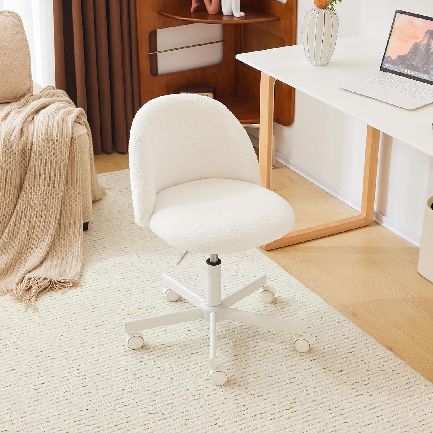 TEMU Bonnlo Chaise de Bureau Mignonne Accoudoirs, Petite Chaise Confortable, Fauteuil de Coiffeuse avec Support Lombaire, Chaise Pivotante Réglable