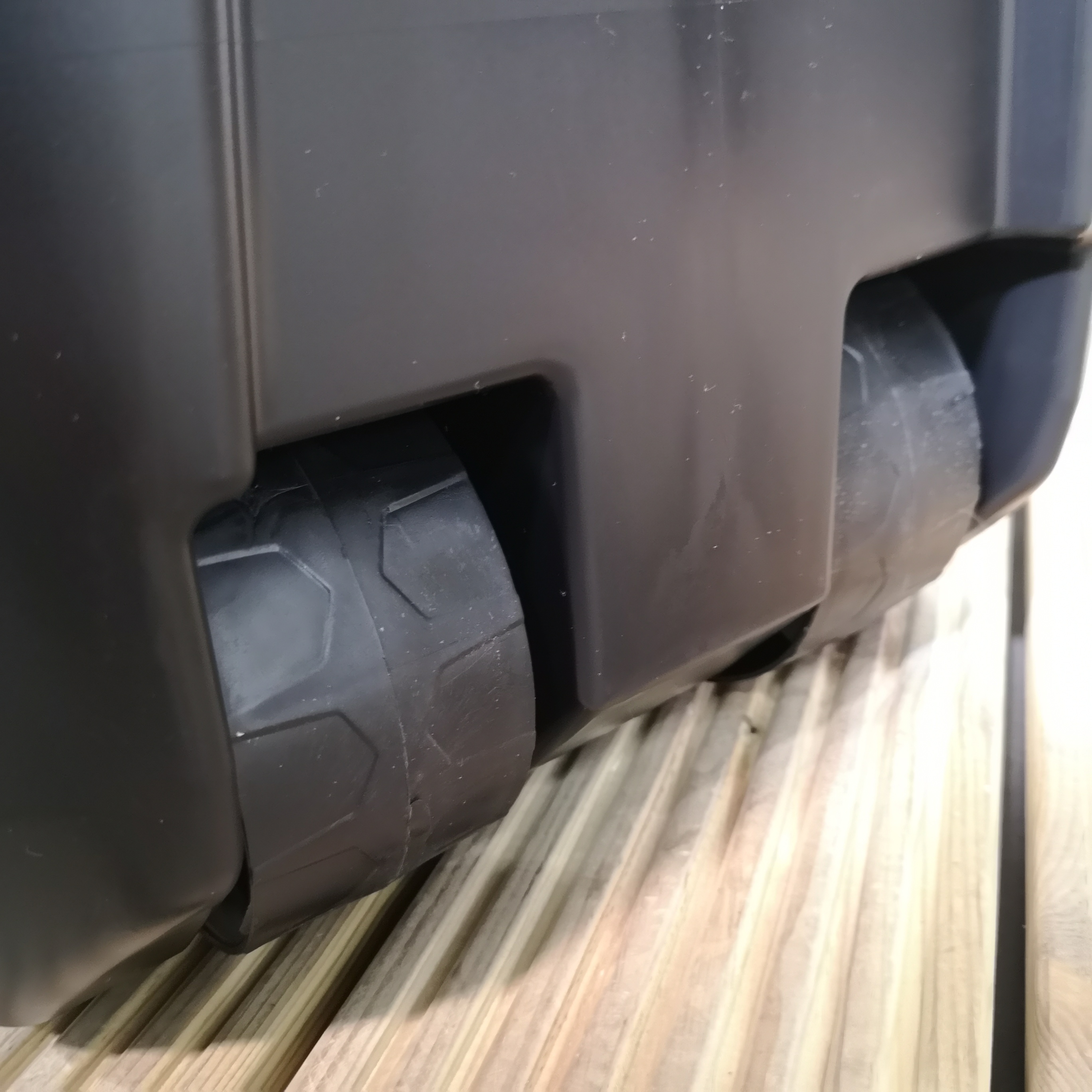 110L Heavy Duty Trunk on Wheels, Lockable & Stackable Storage Chest