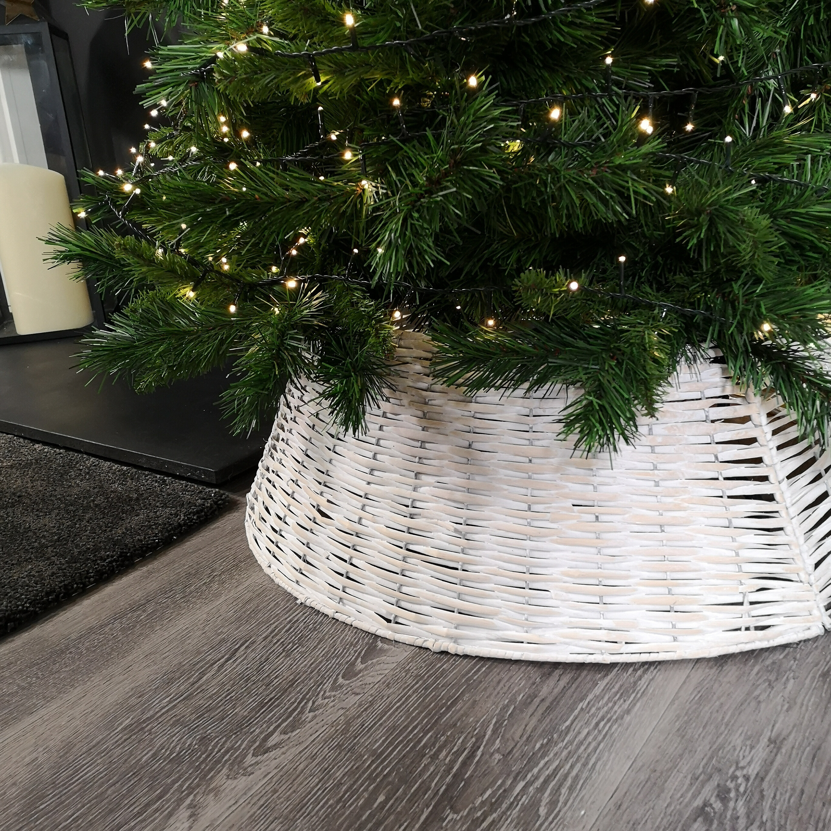 Samuel Alexander 40/58cm Samuel Alexander KD Willow Christmas Tree Skirt Wicker Rattan- Medium White Wash, White