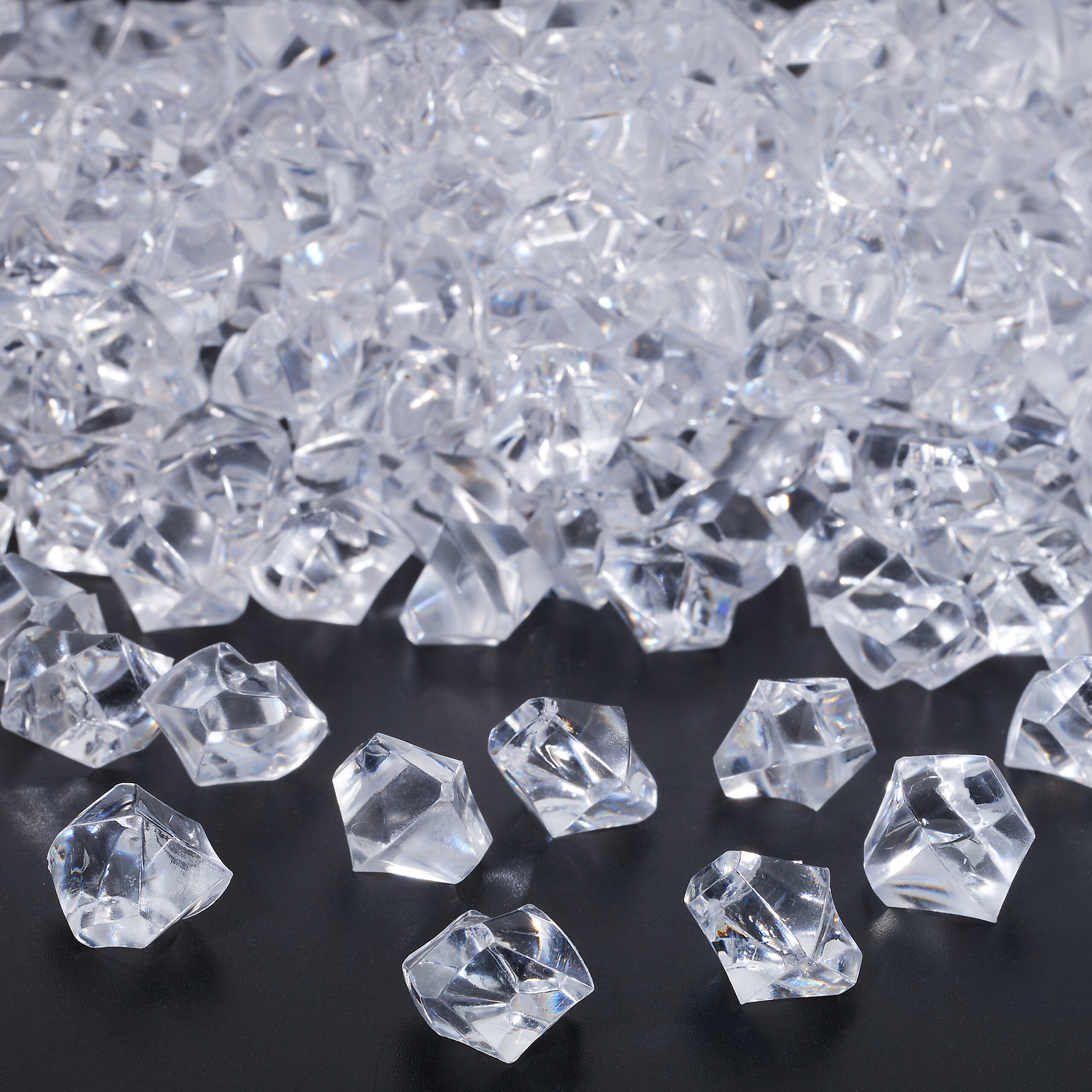 900 X Decorative Diamonds In Transparent