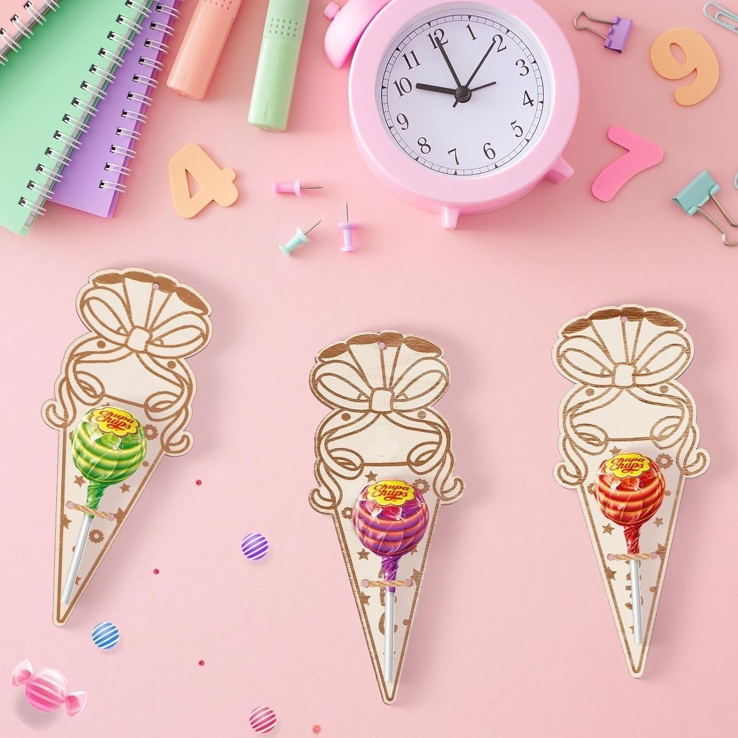 E-shop 15Pcs Schultüte Anhänger Holz Zuckertüte Holzanhänger Einschulung Namensanhänger zum Bemalen Schulanfang Geschenkanhänger Schul Zuckertüten