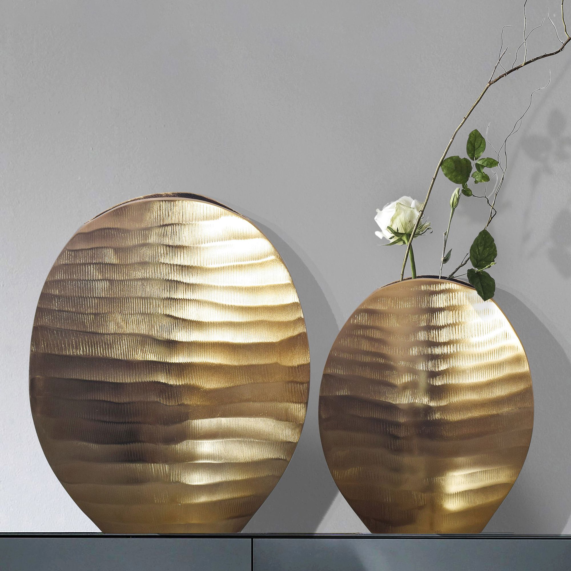 Decorative Vase 2-piece Set, Aluminum Flower Vase With Wave Pattern, Modern Round Decorative Vase For Flowers, Handcrafted Metal Table Vase, Home Decor
