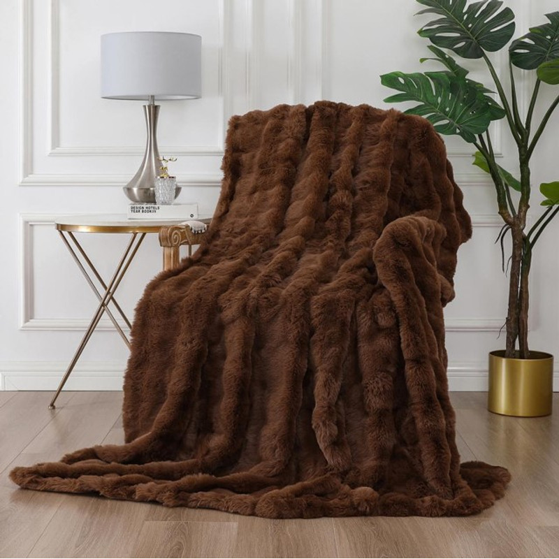 TEMU Aurora Luxury Faux Fur Throw – 150 X 200 Cm Polyester Blanket – Soft, Plush & Fluffy Sofa Or Bed Throw – Warm & Stylish Decorative Layer For