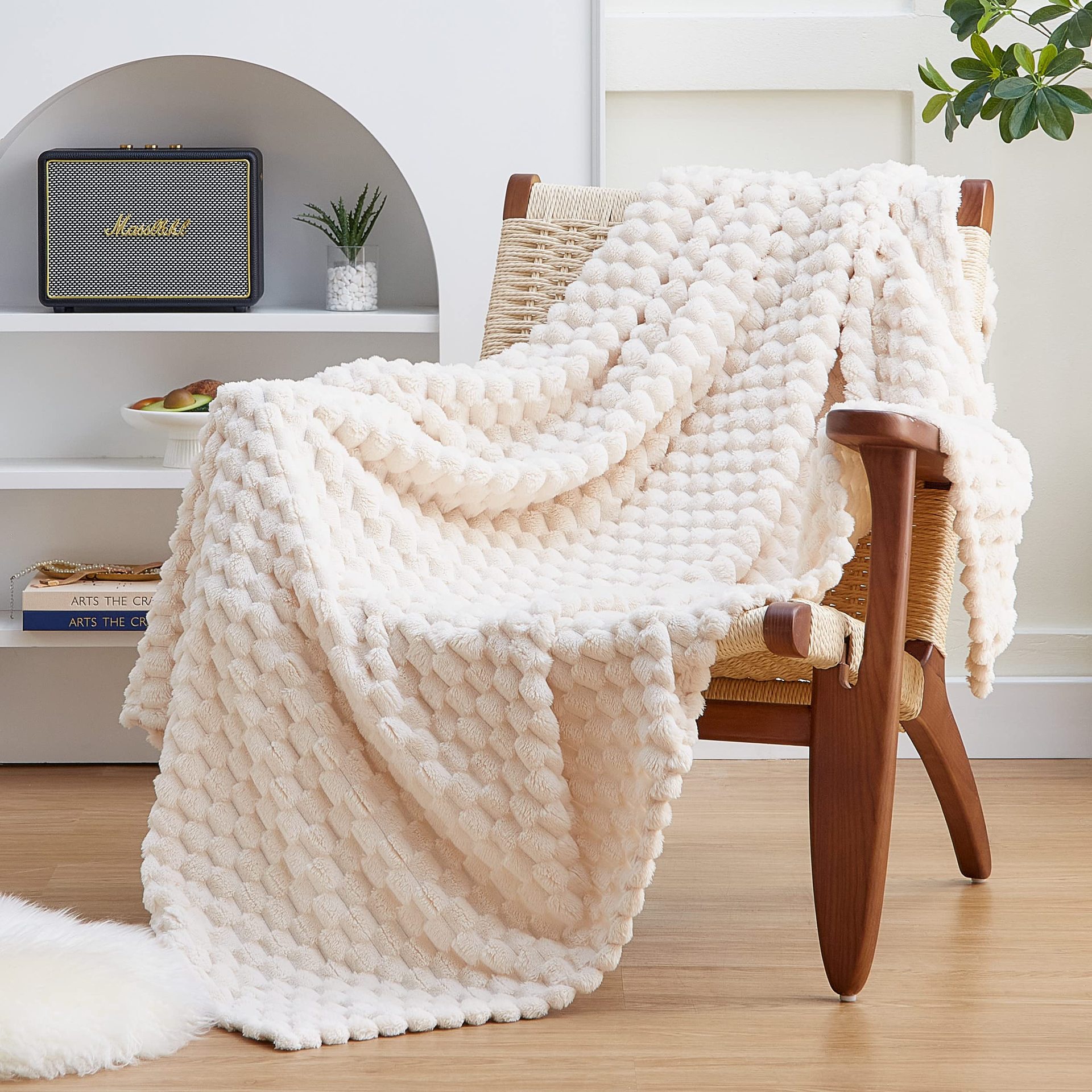 TEMU 1pc Ultra Soft Cozy Flannel Fleece Throw Blanket, 3d Jacquard Cloud-patterned Autumn Bed Blanket, Machine Washable, Sofa Blanket, Comfortable