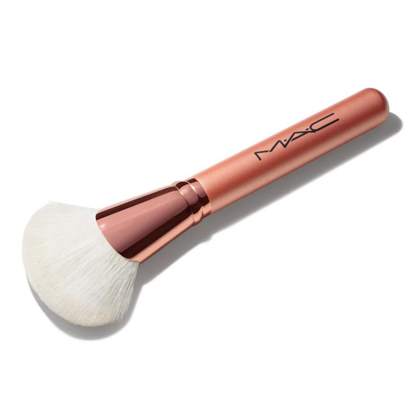 MAC Fan Brush - Bronze 143S