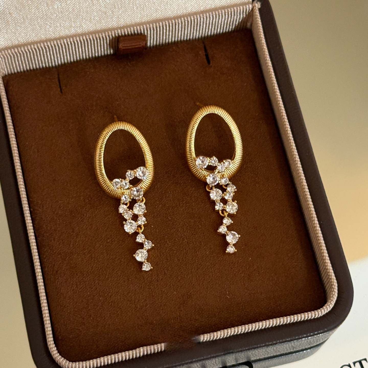 Round Tassel Earrings, Retro Court Style, Minimalist Fashion Stud Earrings, Light Luxury High-Grade Jewelry Wholesale